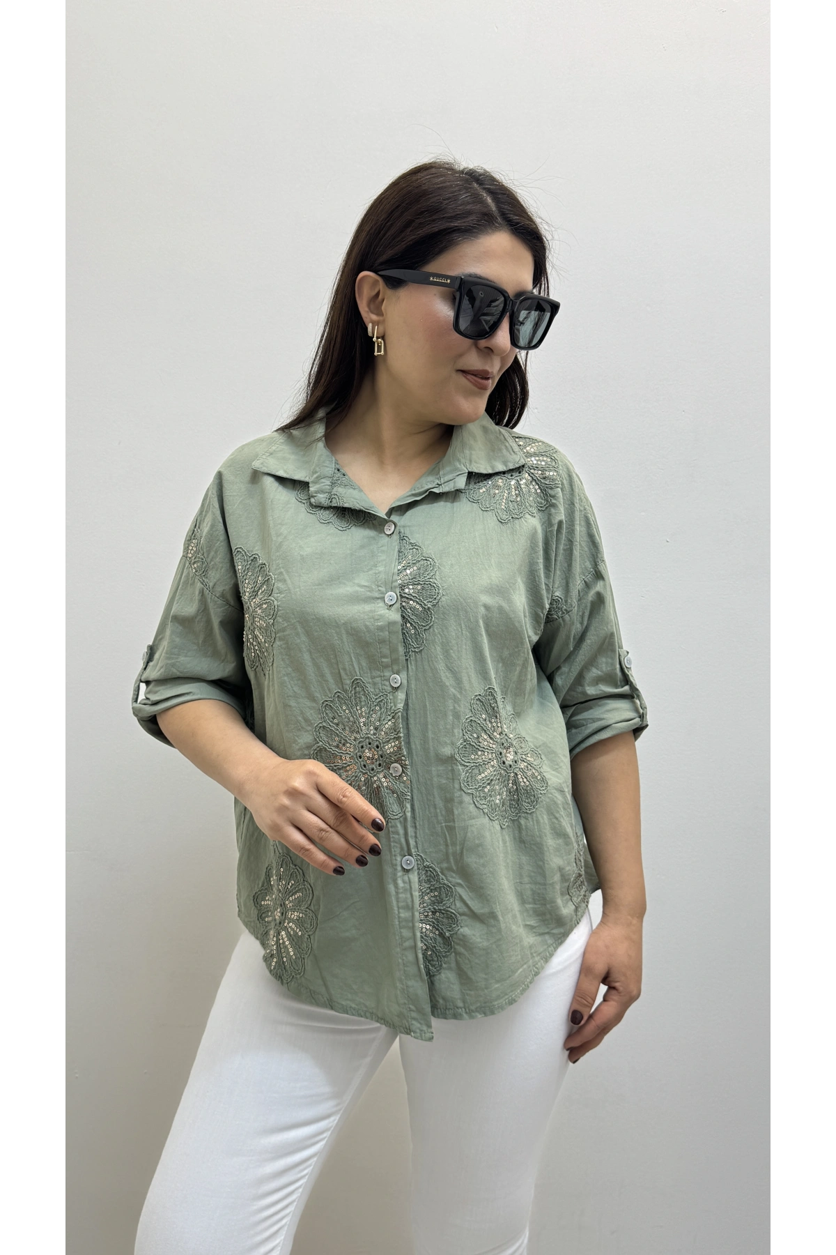 Nakış Ve Pul Payet İşlemeli Yeşil İthal Gömlek