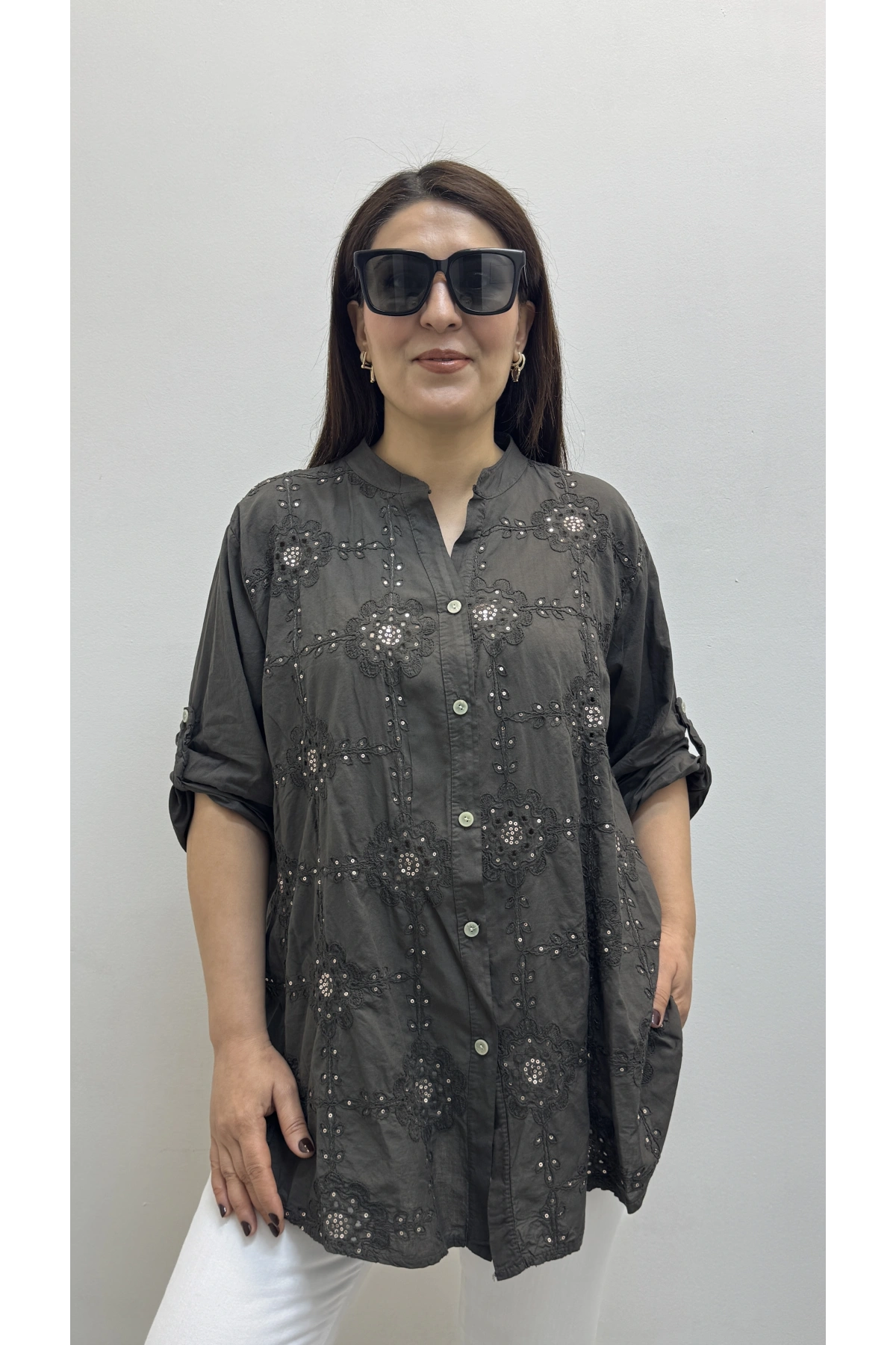 Nakışlı Çiçek Desenli Pul Payet İşlemeli Hakim Yaka Kahverengi İthal Gömlek