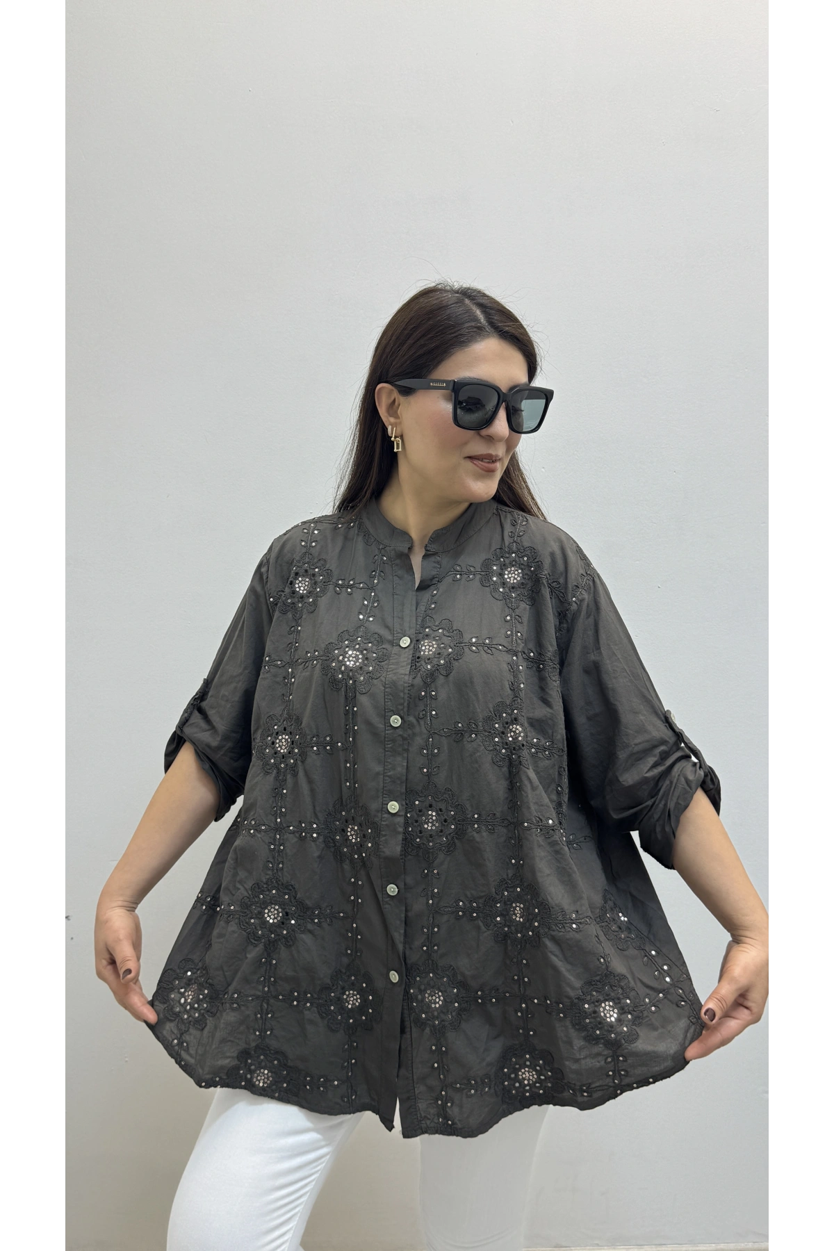 Nakışlı Çiçek Desenli Pul Payet İşlemeli Hakim Yaka Kahverengi İthal Gömlek