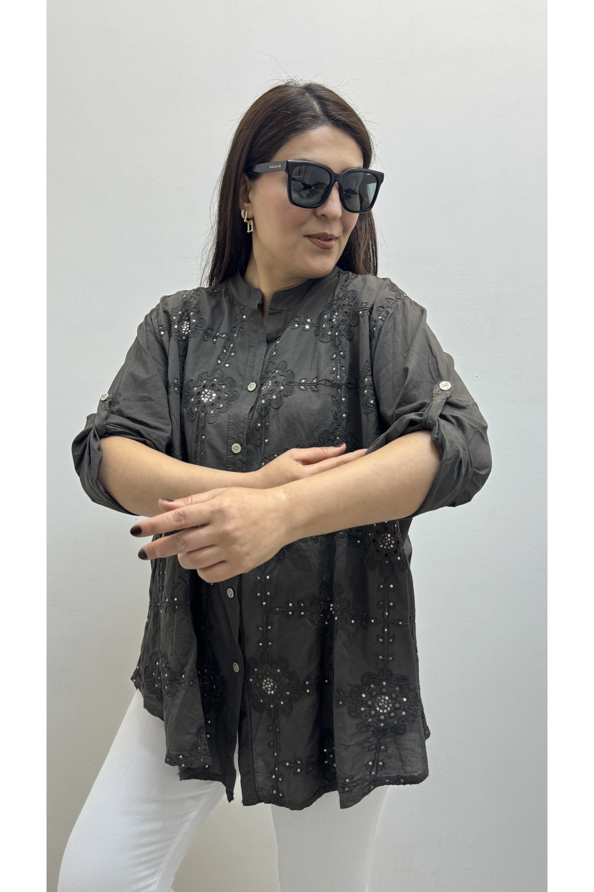 Nakışlı Çiçek Desenli Pul Payet İşlemeli Hakim Yaka Kahverengi İthal Gömlek