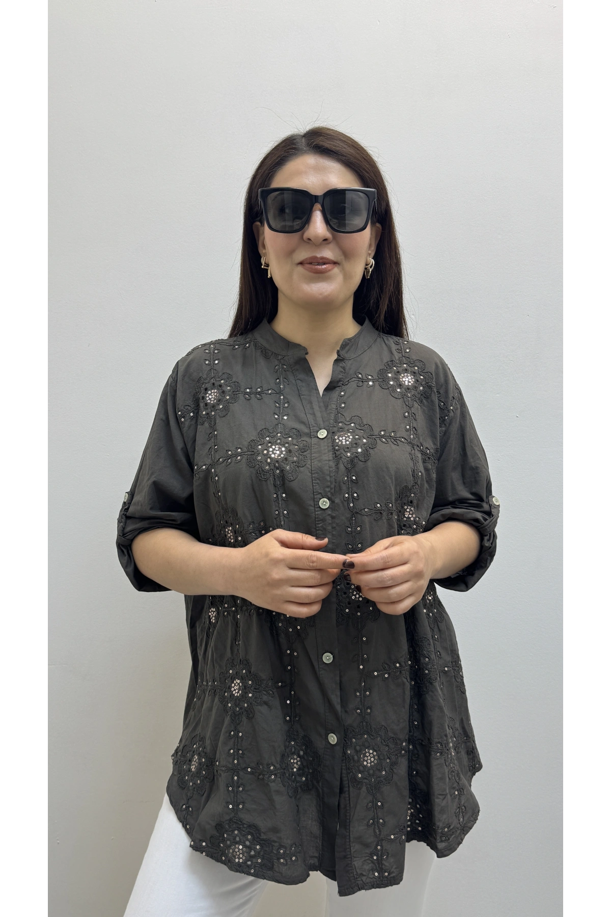 Nakışlı Çiçek Desenli Pul Payet İşlemeli Hakim Yaka Kahverengi İthal Gömlek