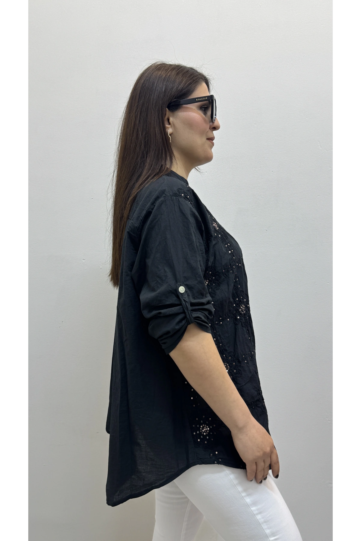 Nakışlı Çiçek Desenli Pul Payet İşlemeli Hakim Yaka Siyah İthal Gömlek