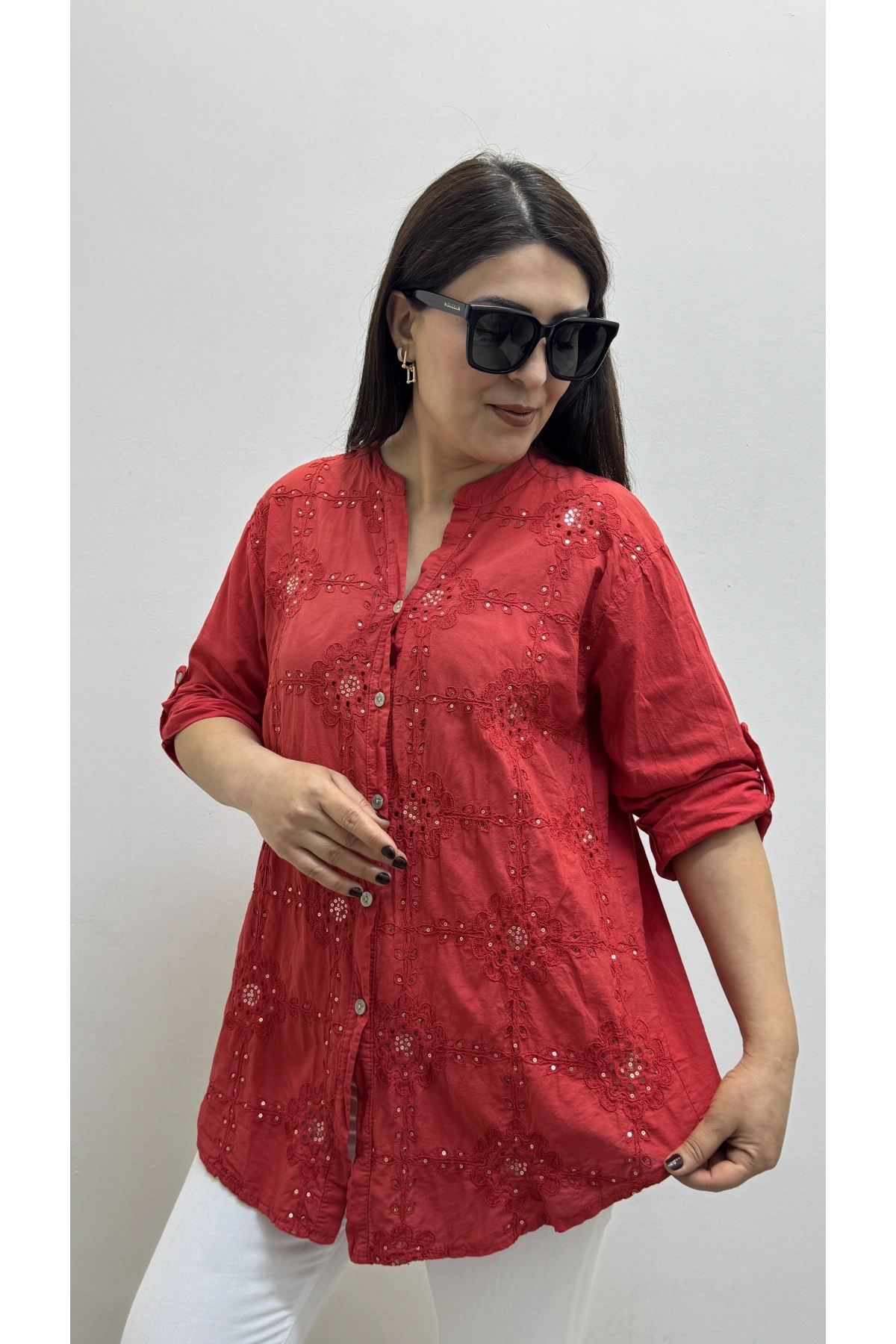 Nakışlı Çiçek Desenli Pul Payet İşlemeli Hakim Yaka Kırmızı İthal Gömlek