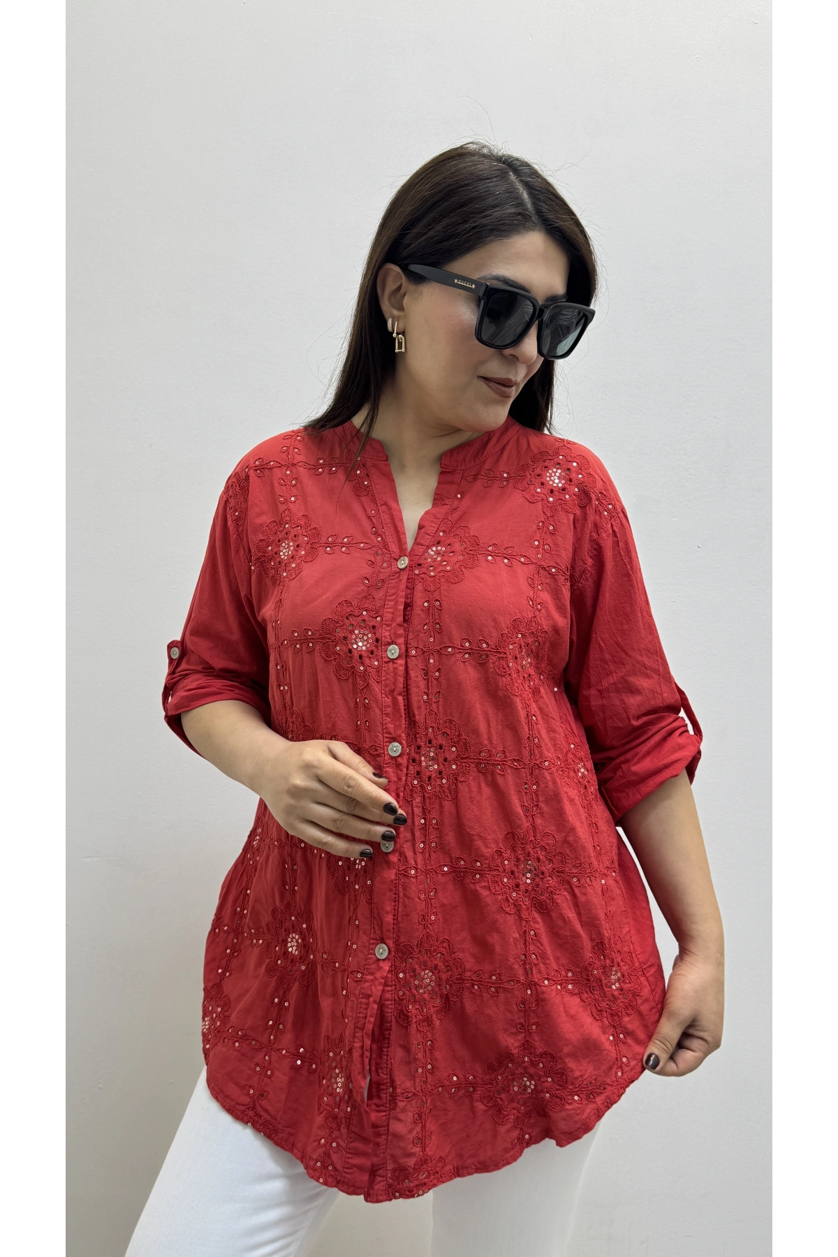 Nakışlı Çiçek Desenli Pul Payet İşlemeli Hakim Yaka Kırmızı İthal Gömlek