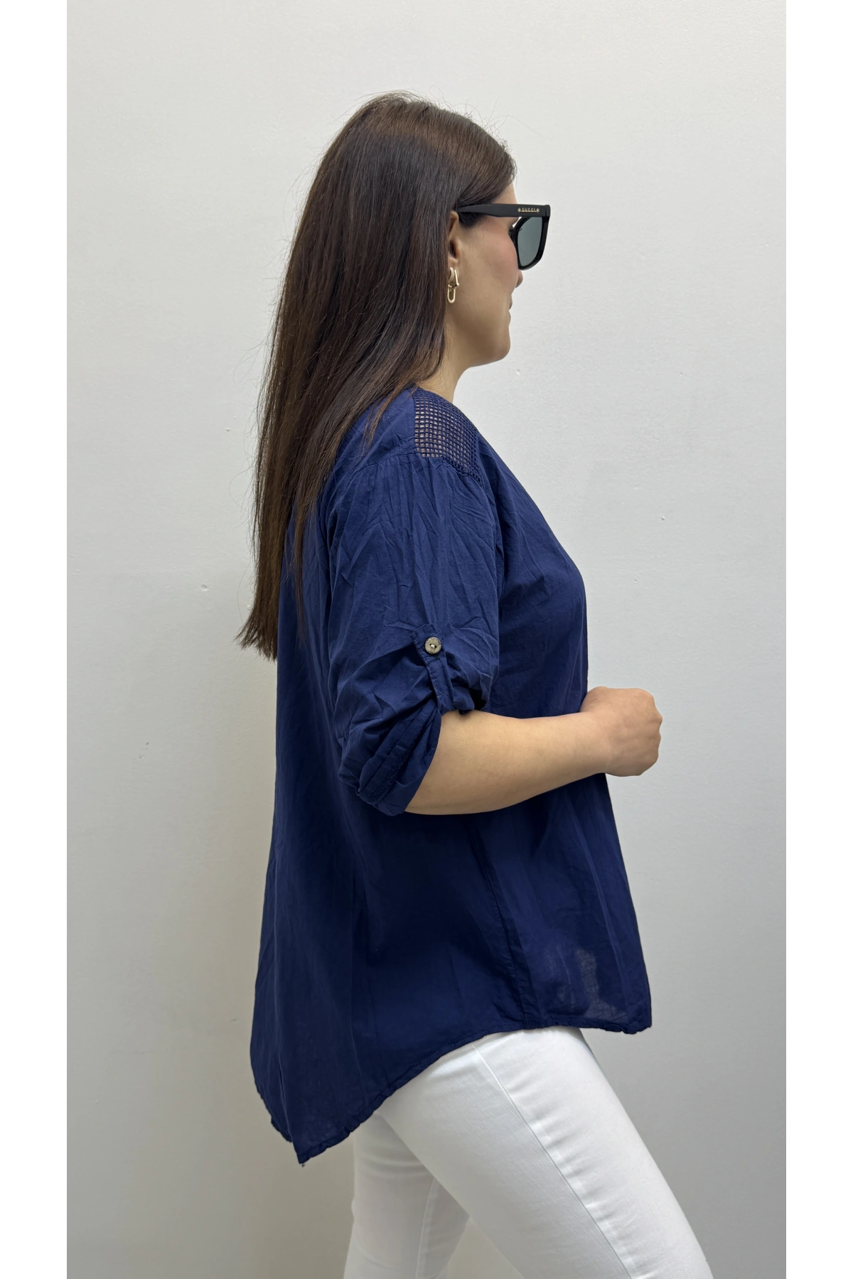 Nakış İşlemeli Hakim Yaka Lacivert İthal Gömlek