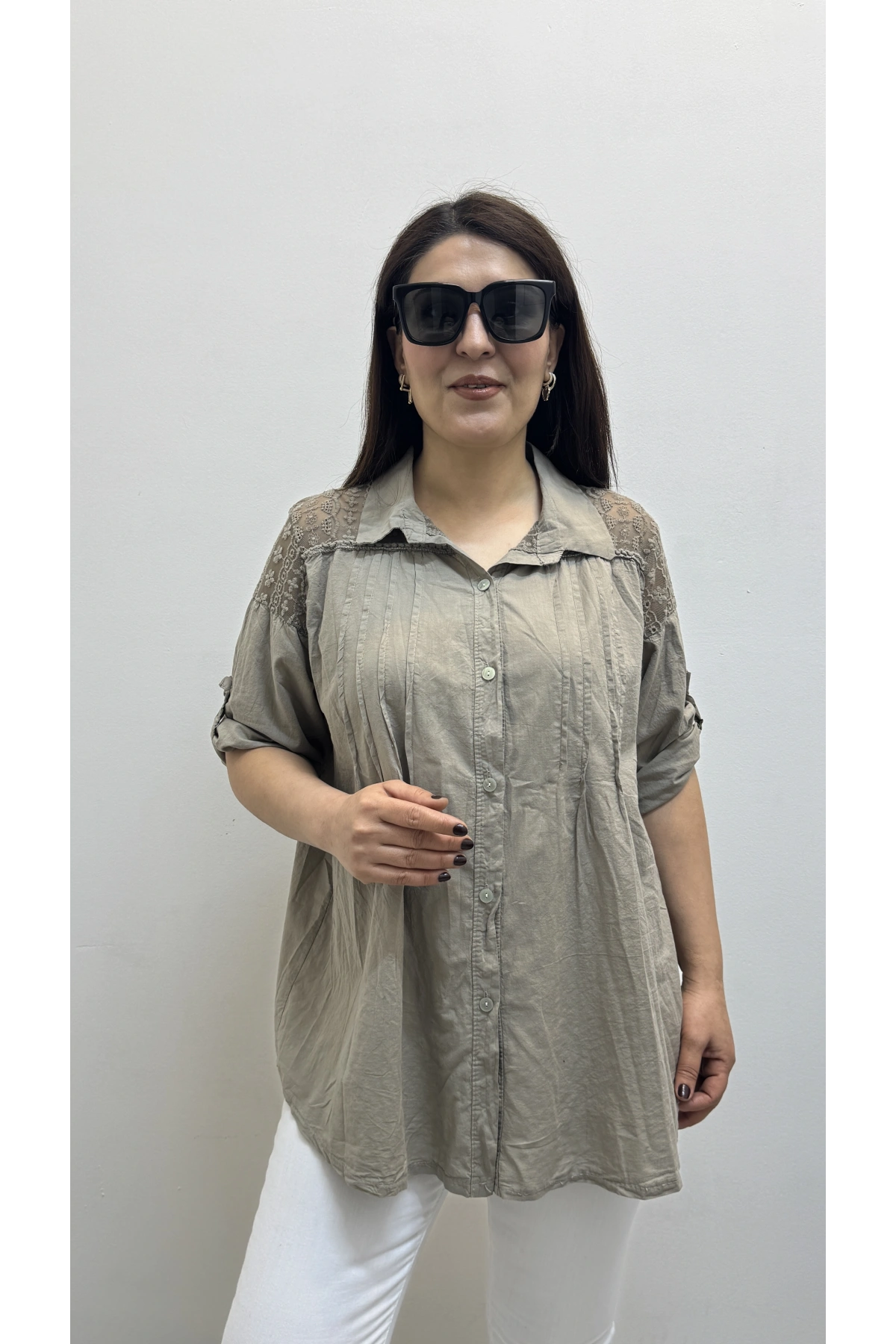 Omuz Tül Ve Dantel Detaylı Pile Dikişli Vizon Rengi İthal Gömlek