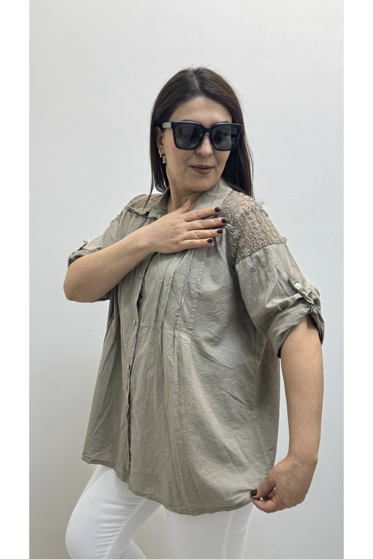 Omuz Tül Ve Dantel Detaylı Pile Dikişli Vizon Rengi İthal Gömlek