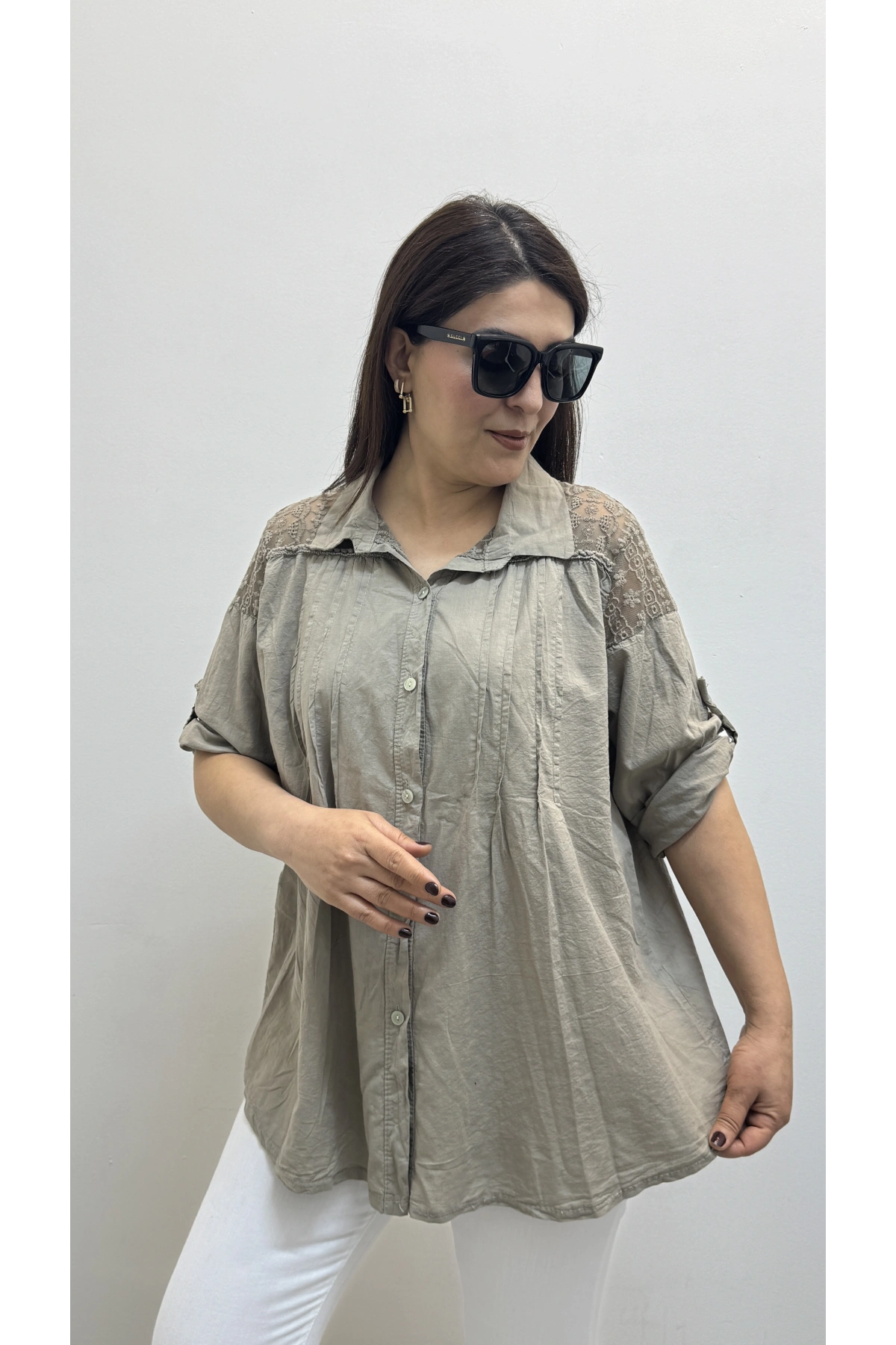 Omuz Tül Ve Dantel Detaylı Pile Dikişli Vizon Rengi İthal Gömlek