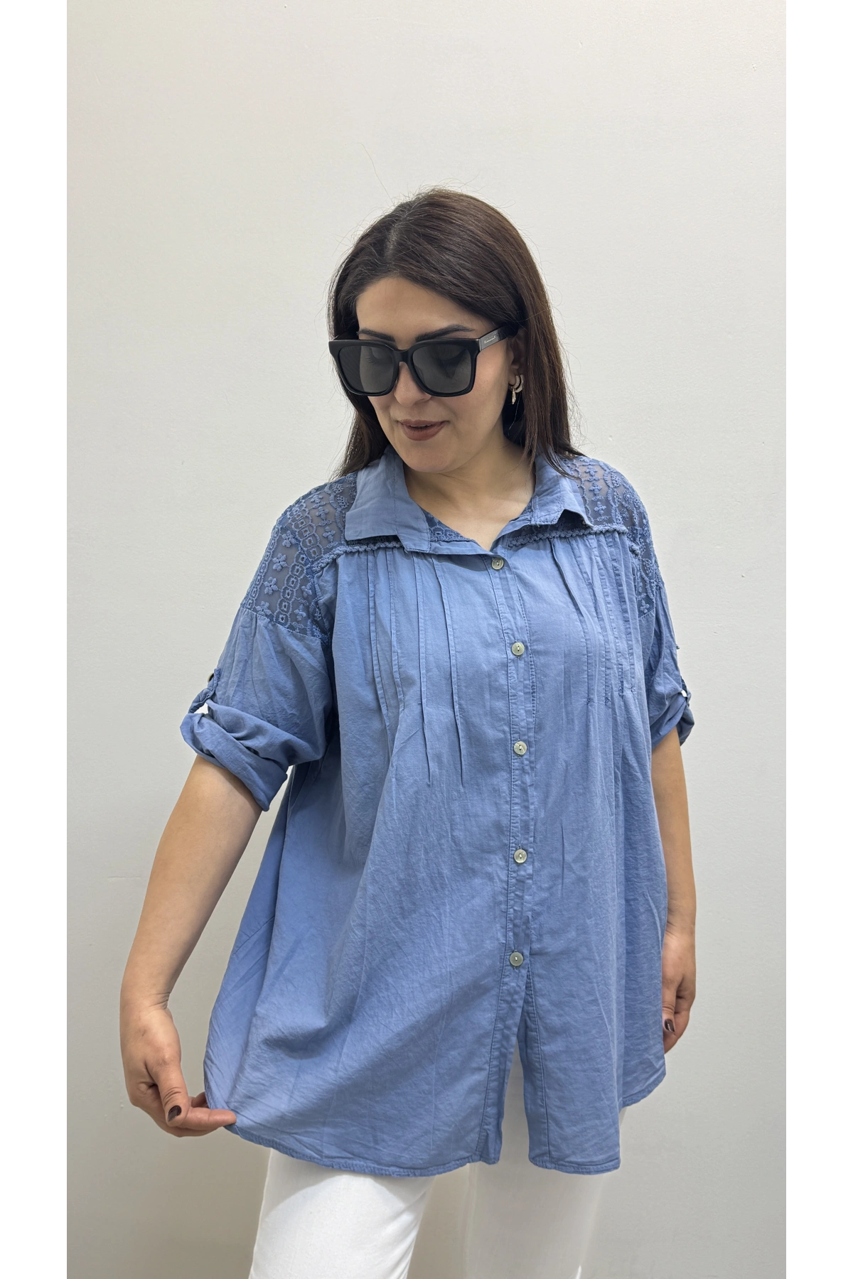 Omuz Tül Ve Dantel Detaylı Pile Dikişli Mavi İthal Gömlek