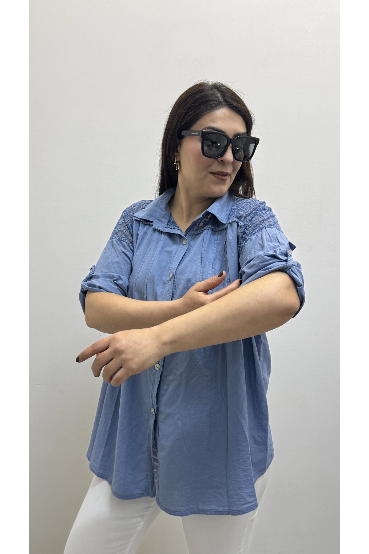 Omuz Tül Ve Dantel Detaylı Pile Dikişli Mavi İthal Gömlek