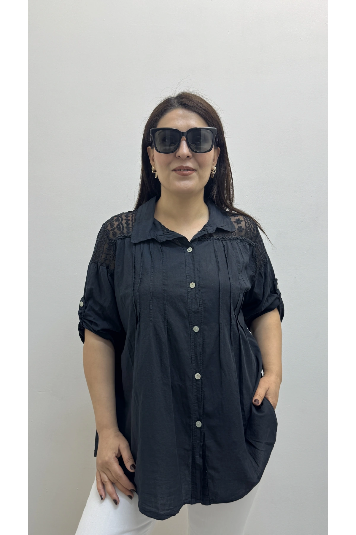 Omuz Tül Ve Dantel Detaylı Pile Dikişli Siyah Renk İthal Gömlek