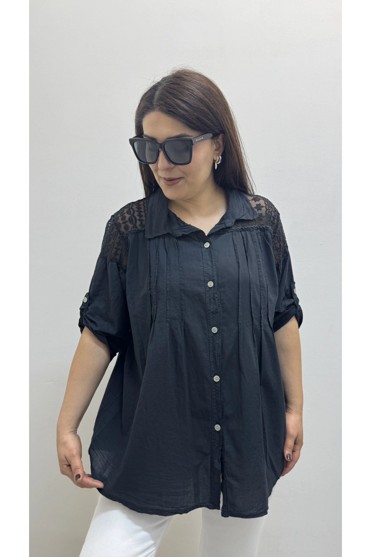 Omuz Tül Ve Dantel Detaylı Pile Dikişli Siyah Renk İthal Gömlek