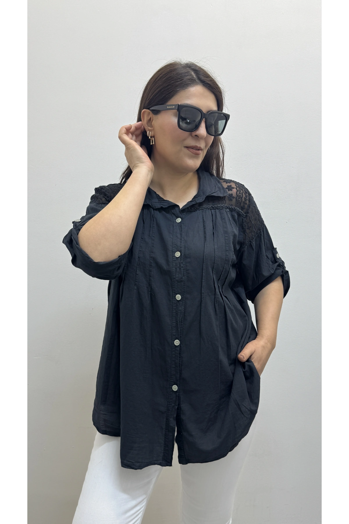 Omuz Tül Ve Dantel Detaylı Pile Dikişli Siyah Renk İthal Gömlek