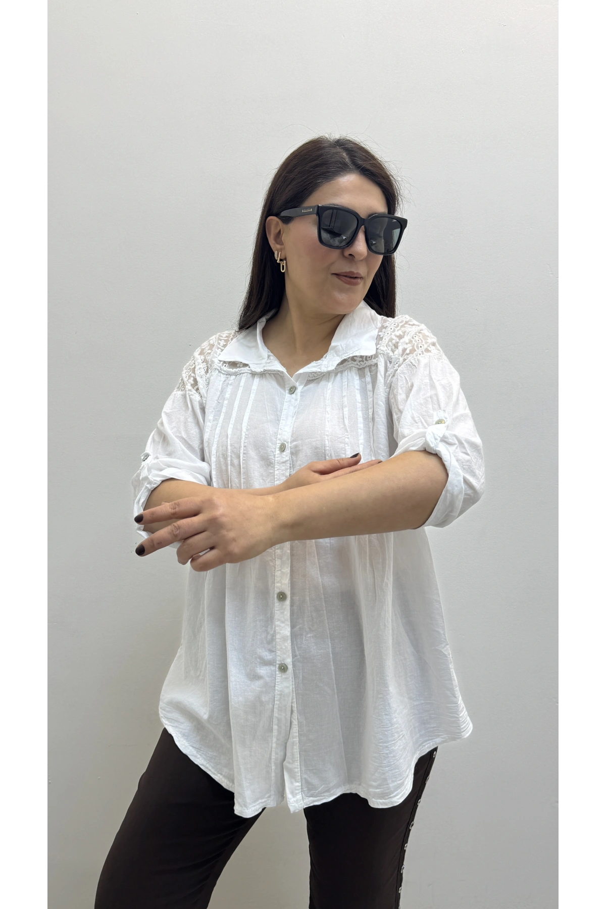 Omuz Tül Ve Dantel Detaylı Pile Dikişli Beyaz Renk İthal Gömlek