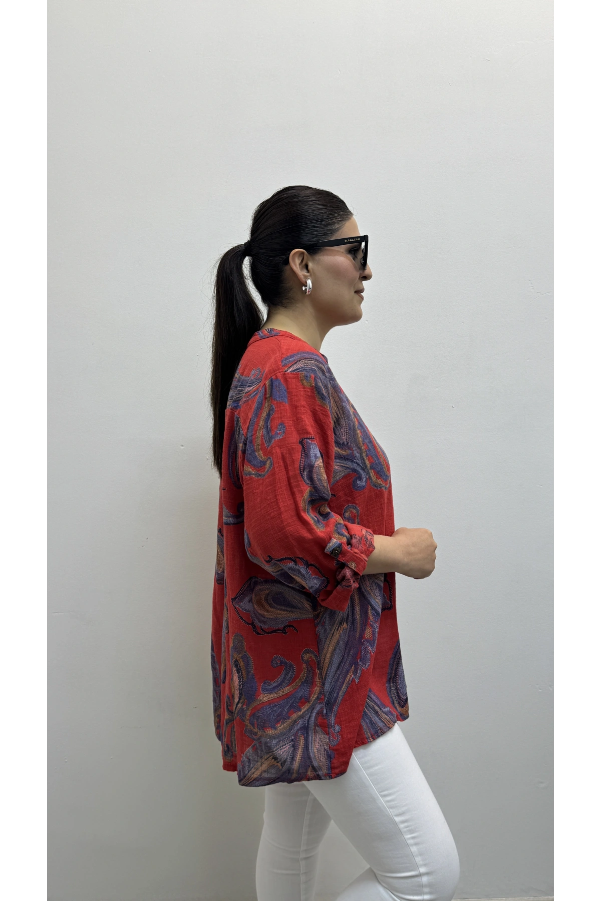 Yaprak Desenli Hakim Yaka Kırmızı İthal Gömlek