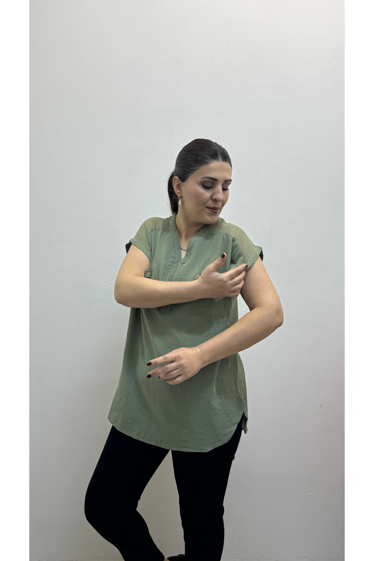 Omuz File Detaylı File Cepli Haki Yeşil Pamuklu Bluz