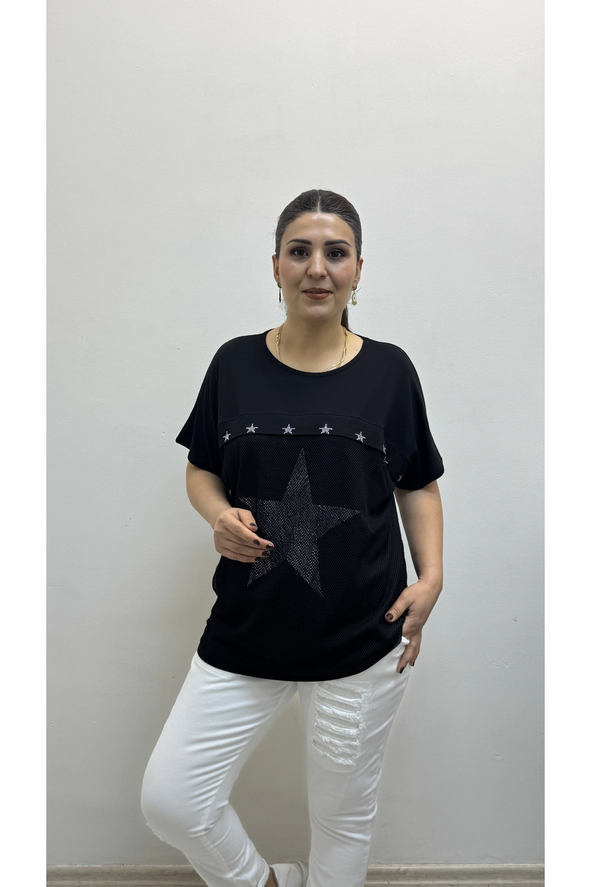 Kısa Kol Fileli Yıldız Desenli Siyah Bluz