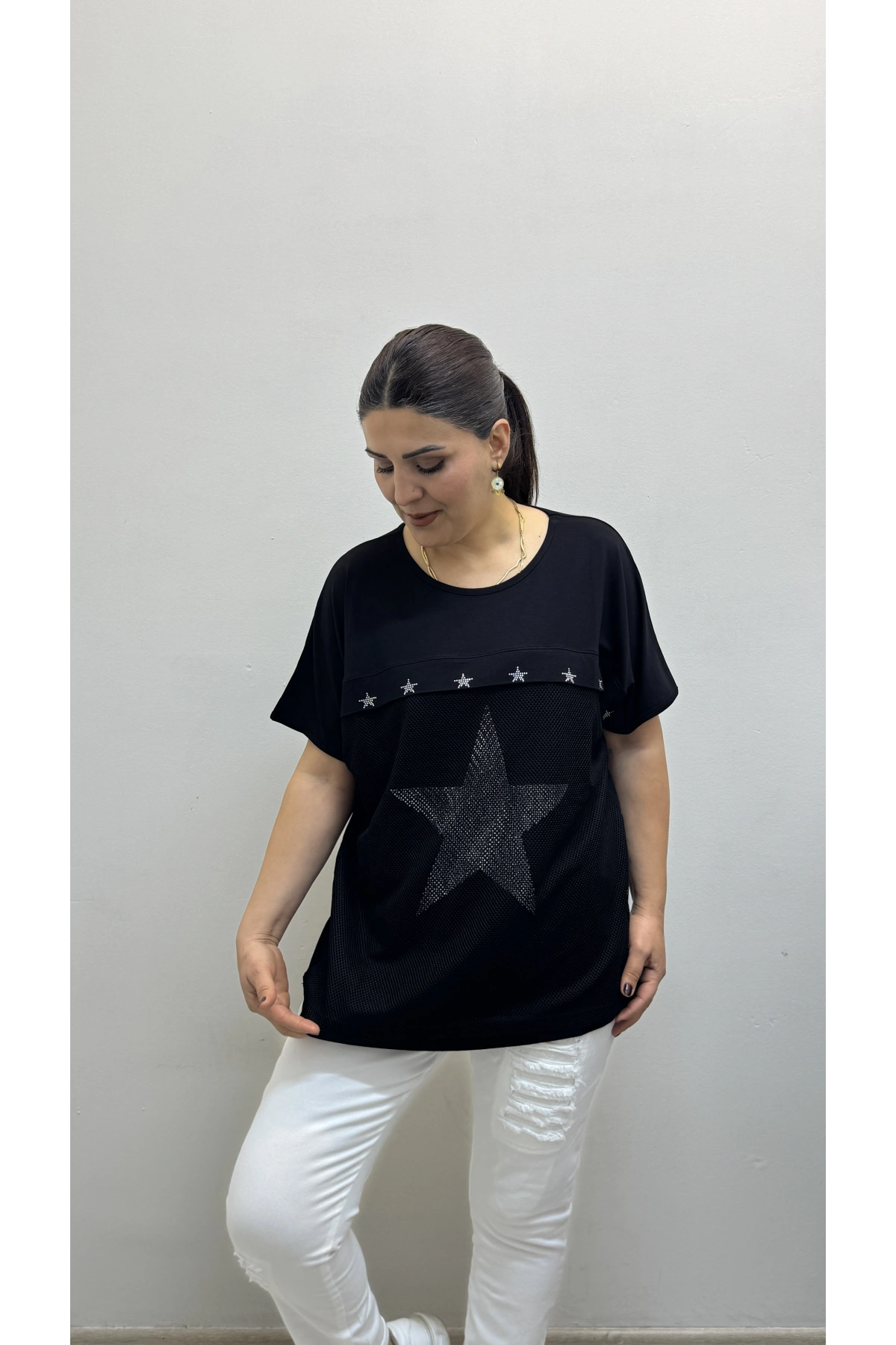 Kısa Kol Fileli Yıldız Desenli Siyah Bluz