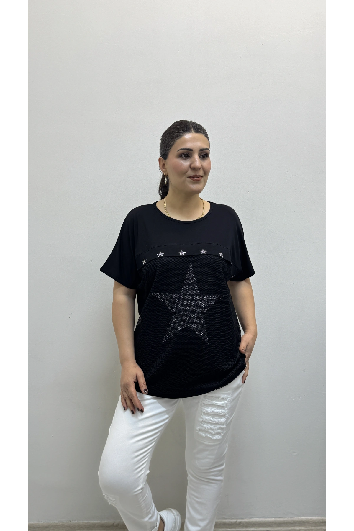 Kısa Kol Fileli Yıldız Desenli Siyah Bluz