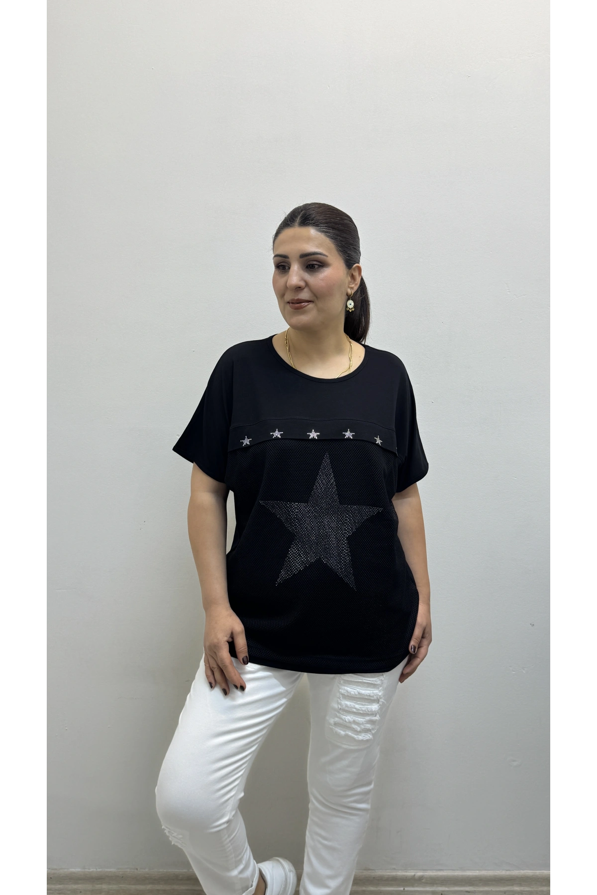 Kısa Kol Fileli Yıldız Desenli Siyah Bluz