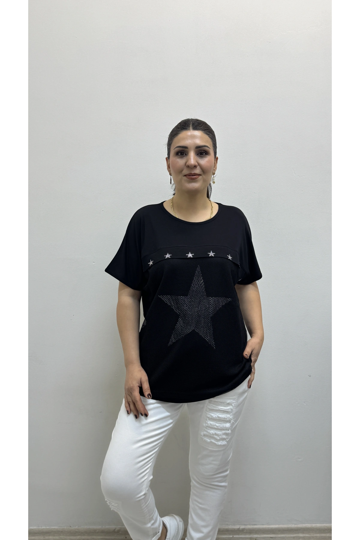 Kısa Kol Fileli Yıldız Desenli Siyah Bluz