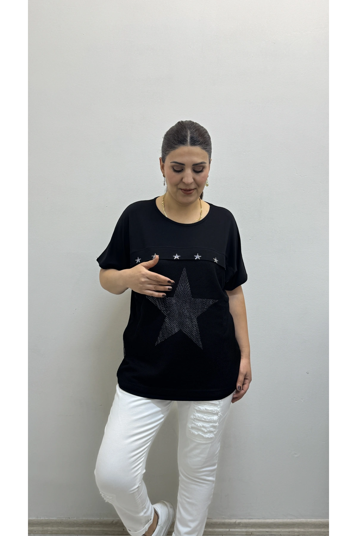 Kısa Kol Fileli Yıldız Desenli Siyah Bluz