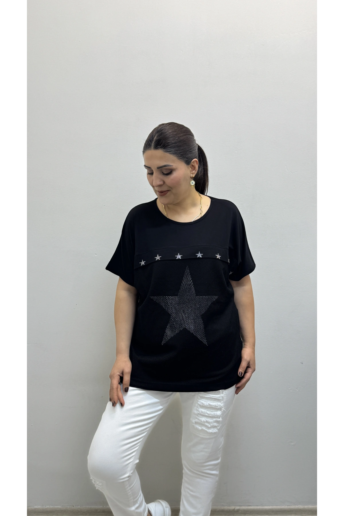 Kısa Kol Fileli Yıldız Desenli Siyah Bluz