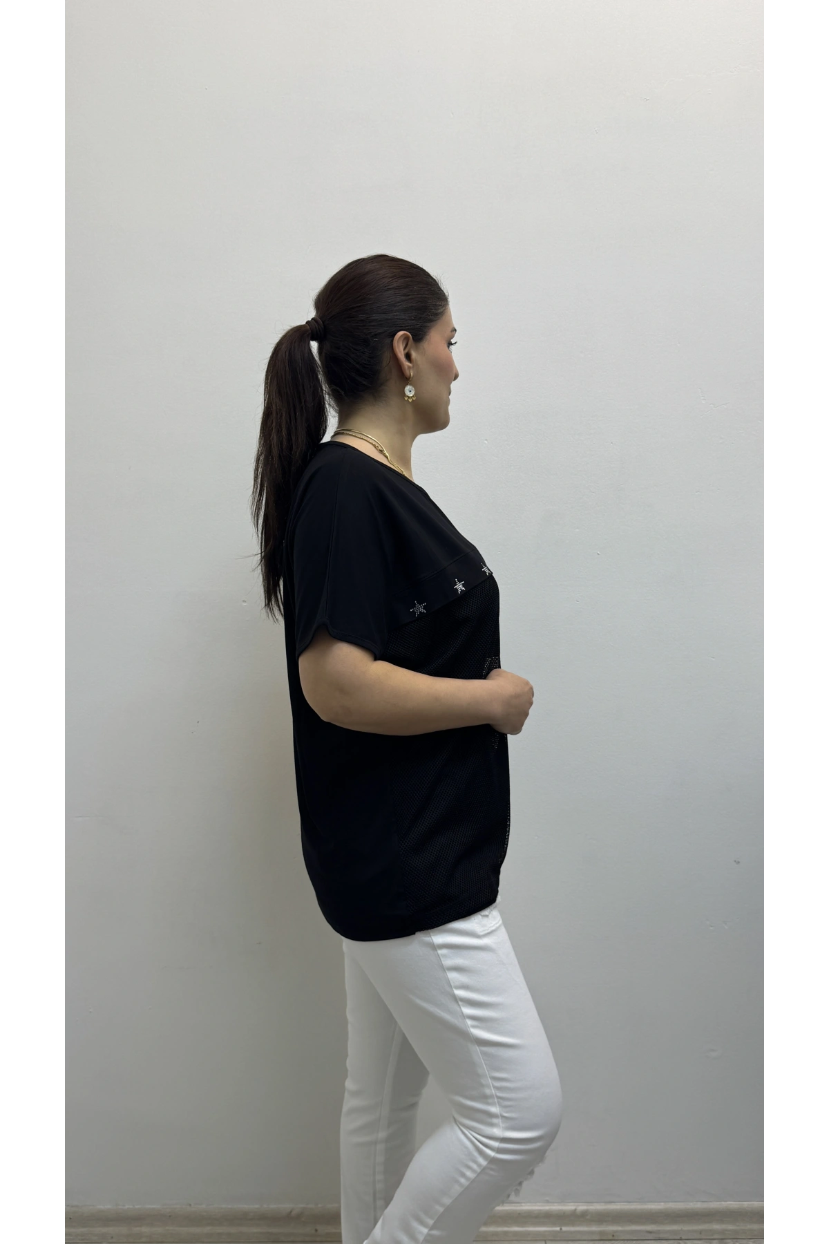 Kısa Kol Fileli Yıldız Desenli Siyah Bluz