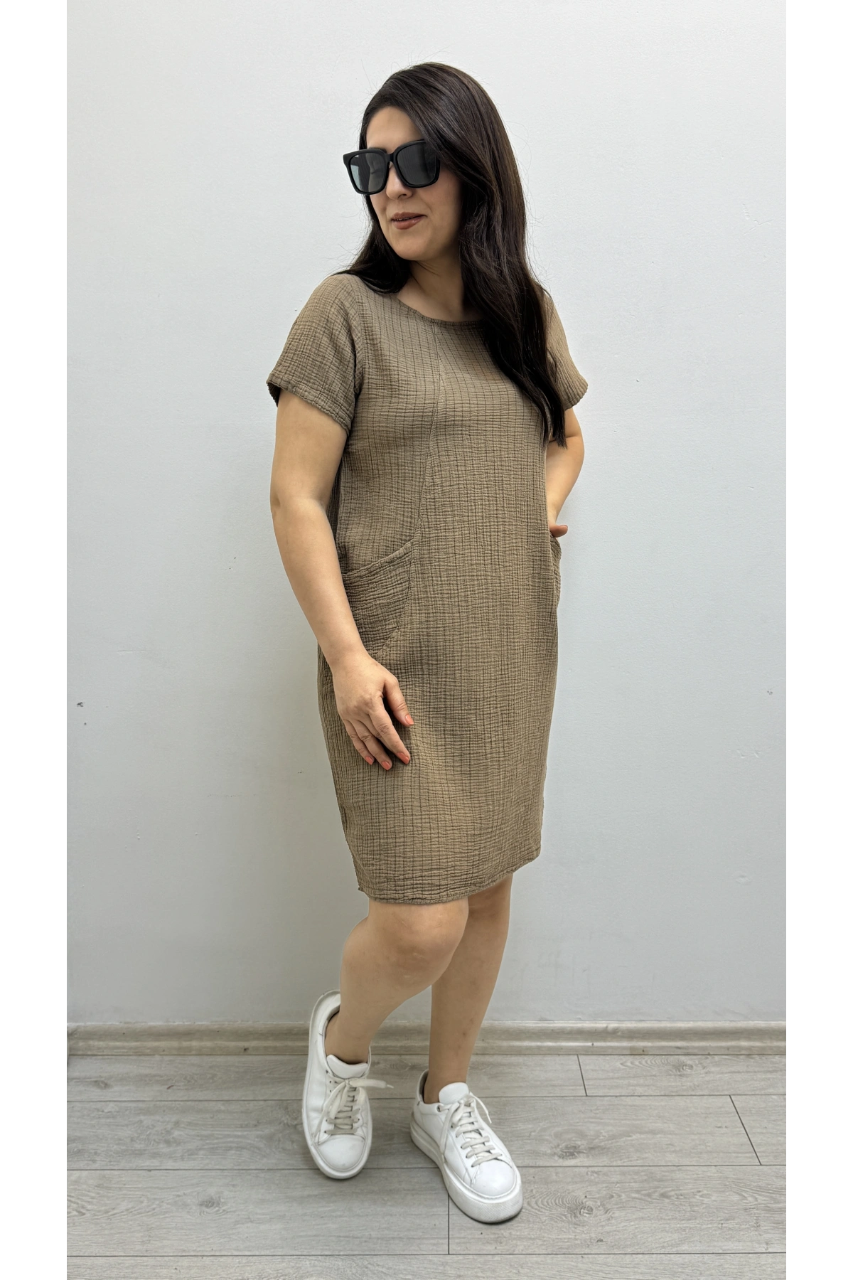Çizgili İki Yandan Cepli Kısa Kol Kahverengi Pamuklu Elbise