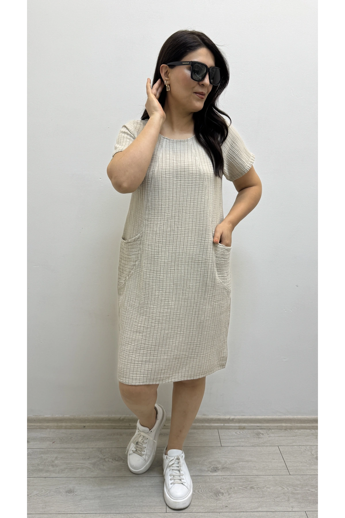 Çizgili İki Yandan Cepli Kısa Kol Bej Rengi Pamuklu Elbise