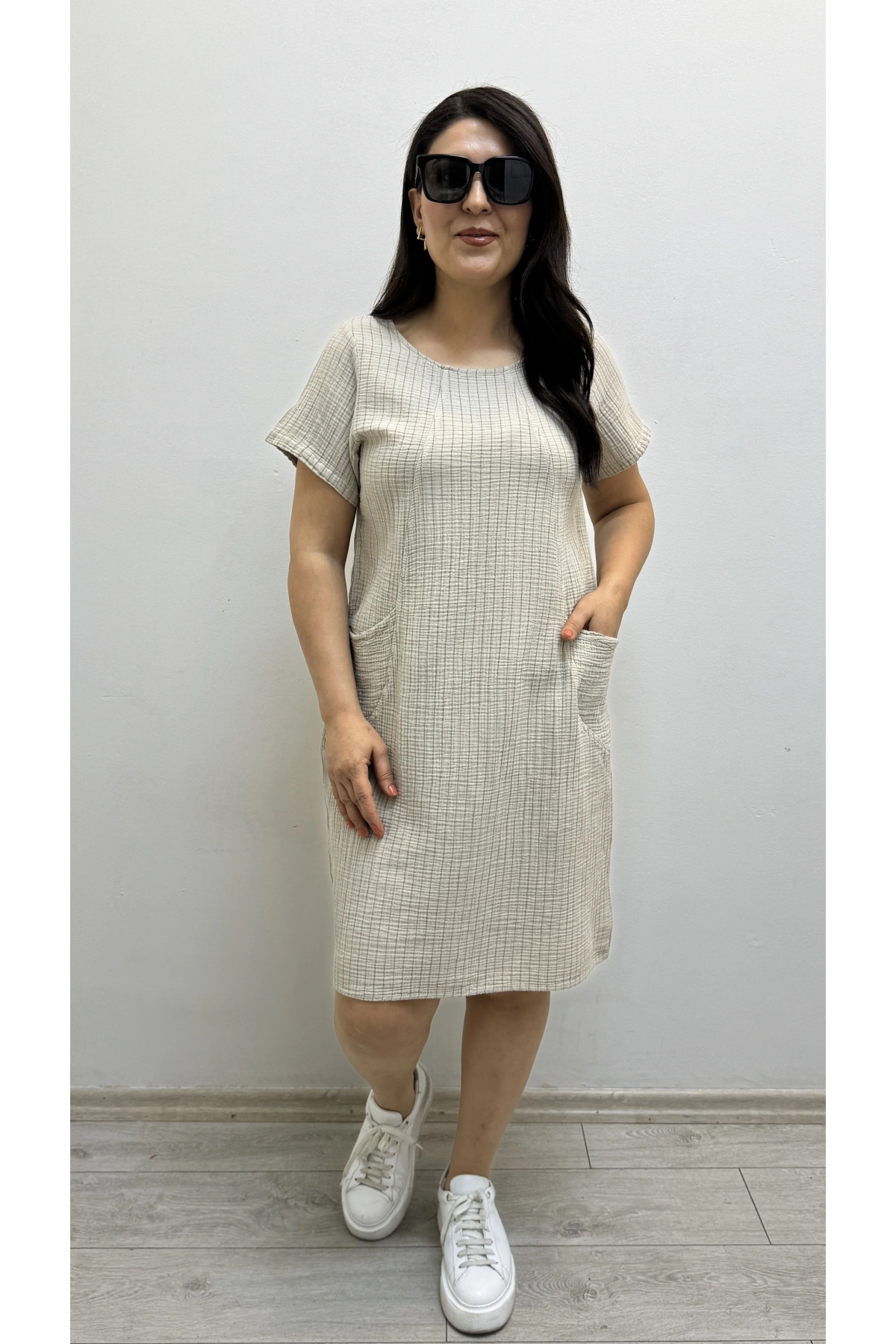 Çizgili İki Yandan Cepli Kısa Kol Bej Rengi Pamuklu Elbise