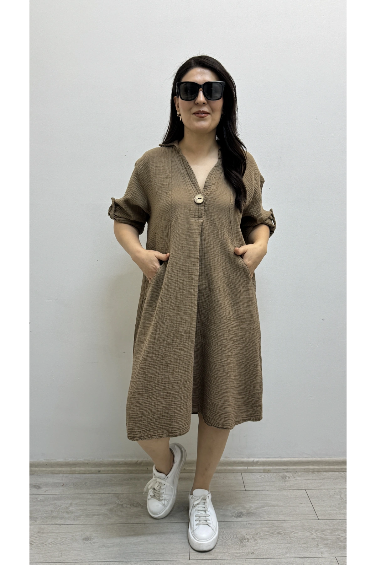 Dirsek Kol İki Yandan Cepli Kahverengi Müslin Elbise