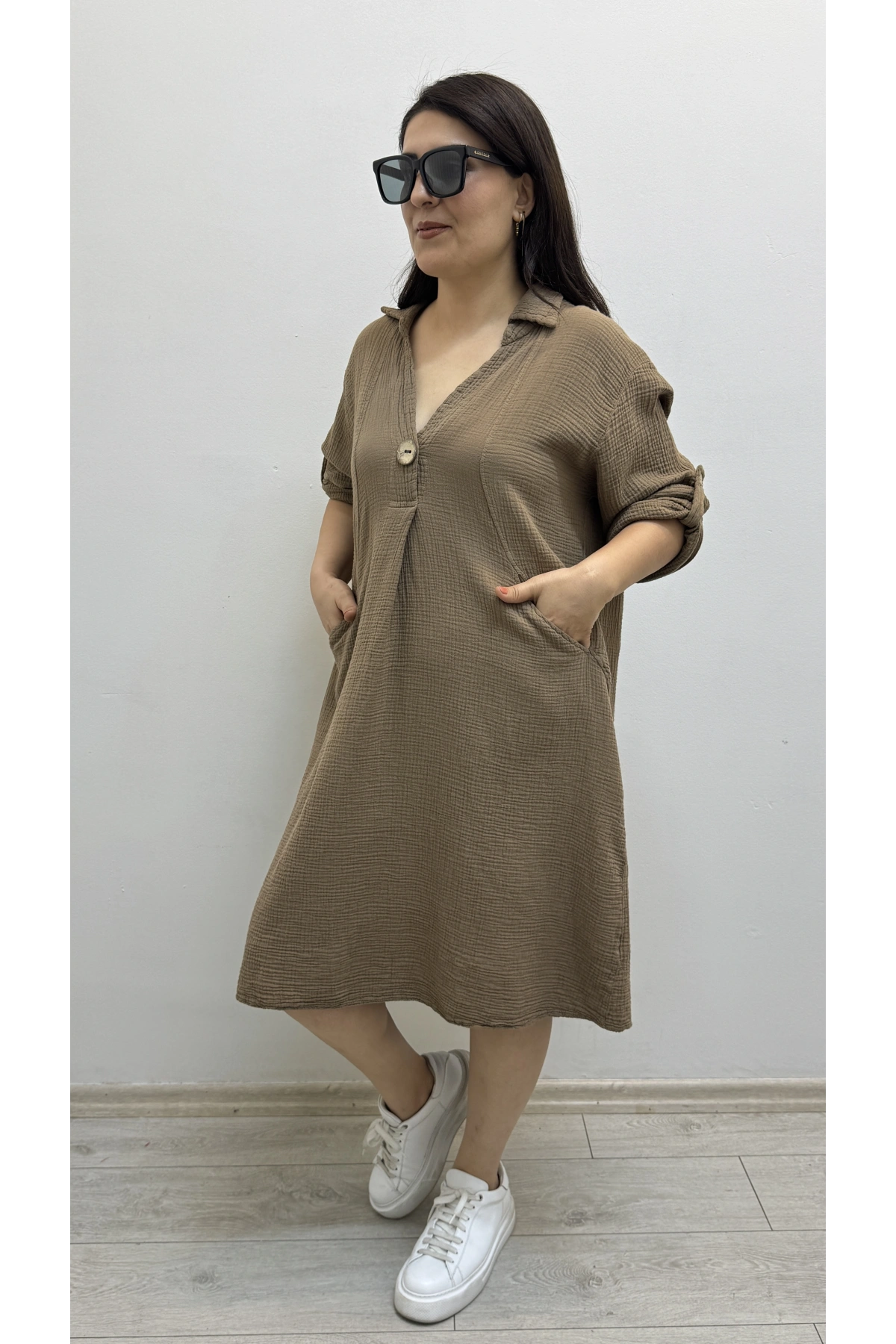 Dirsek Kol İki Yandan Cepli Kahverengi Müslin Elbise