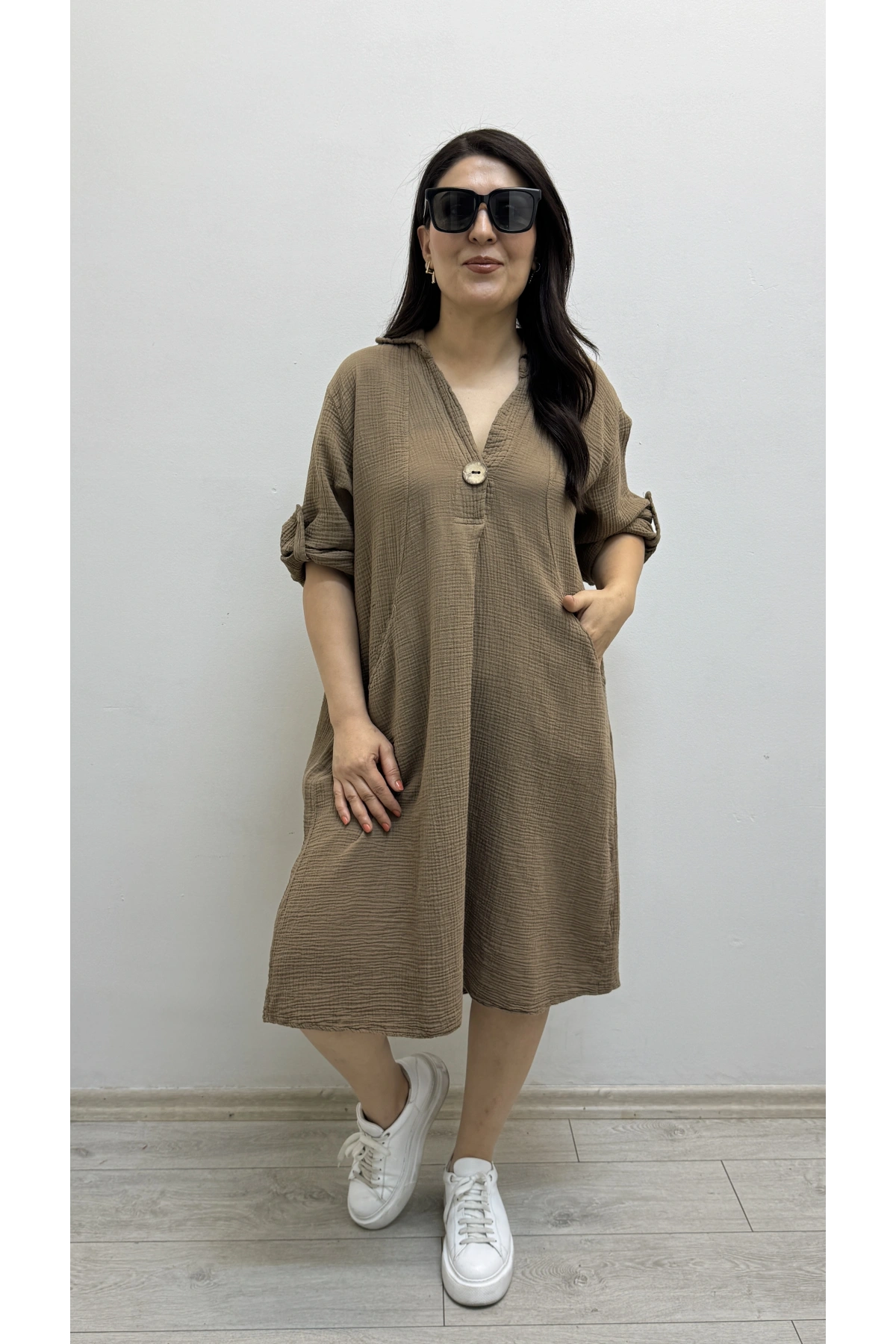 Dirsek Kol İki Yandan Cepli Kahverengi Müslin Elbise