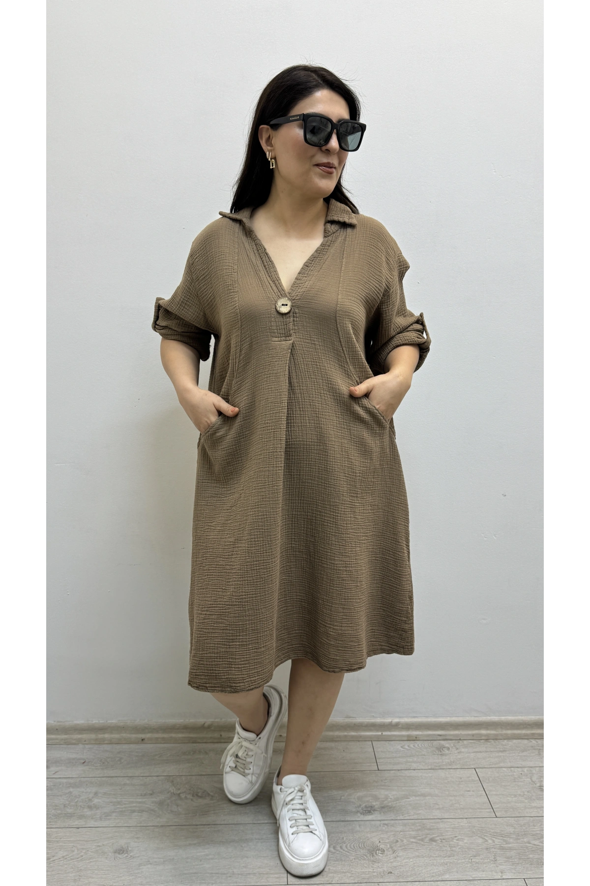 Dirsek Kol İki Yandan Cepli Kahverengi Müslin Elbise