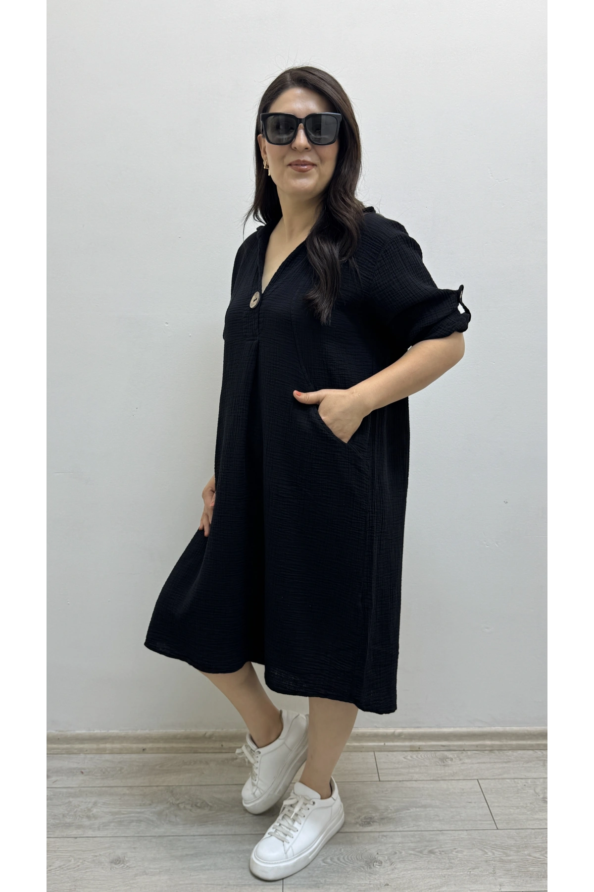 Dirsek Kol İki Yandan Cepli Siyah Renk Müslin Elbise