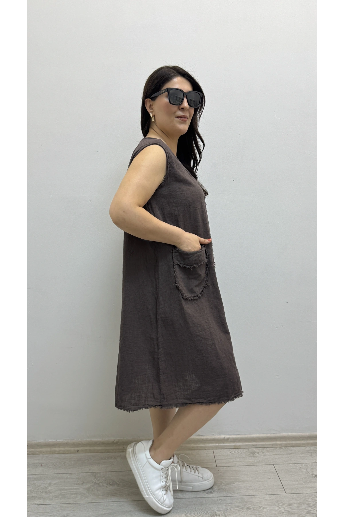 Kalın Askılı Püskül Dikişli Cepli Pamuklu Kahverengi Elbise