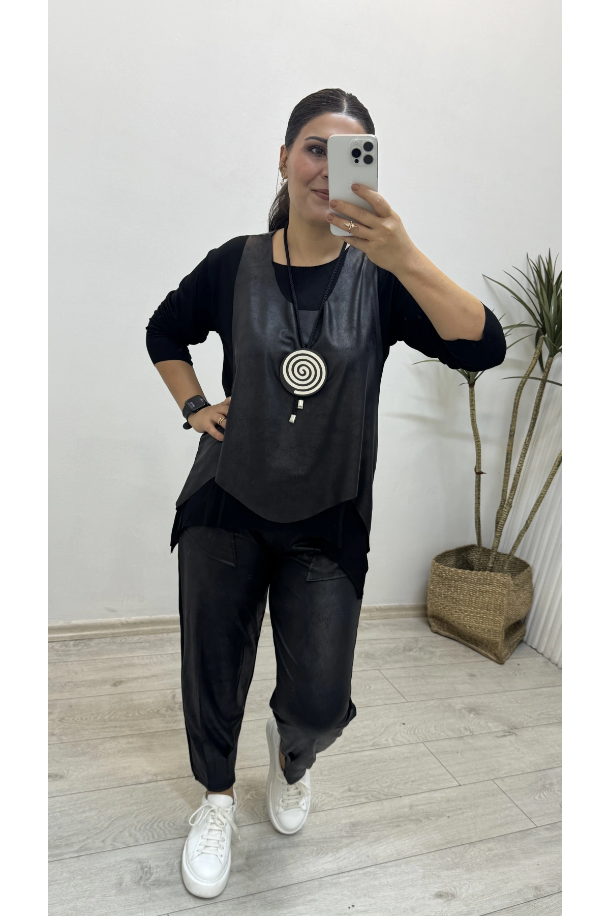 Deri Detaylı Kolye Aksesuarlı Takım