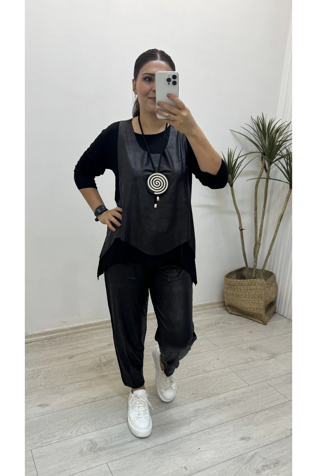 Deri Detaylı Kolye Aksesuarlı Takım