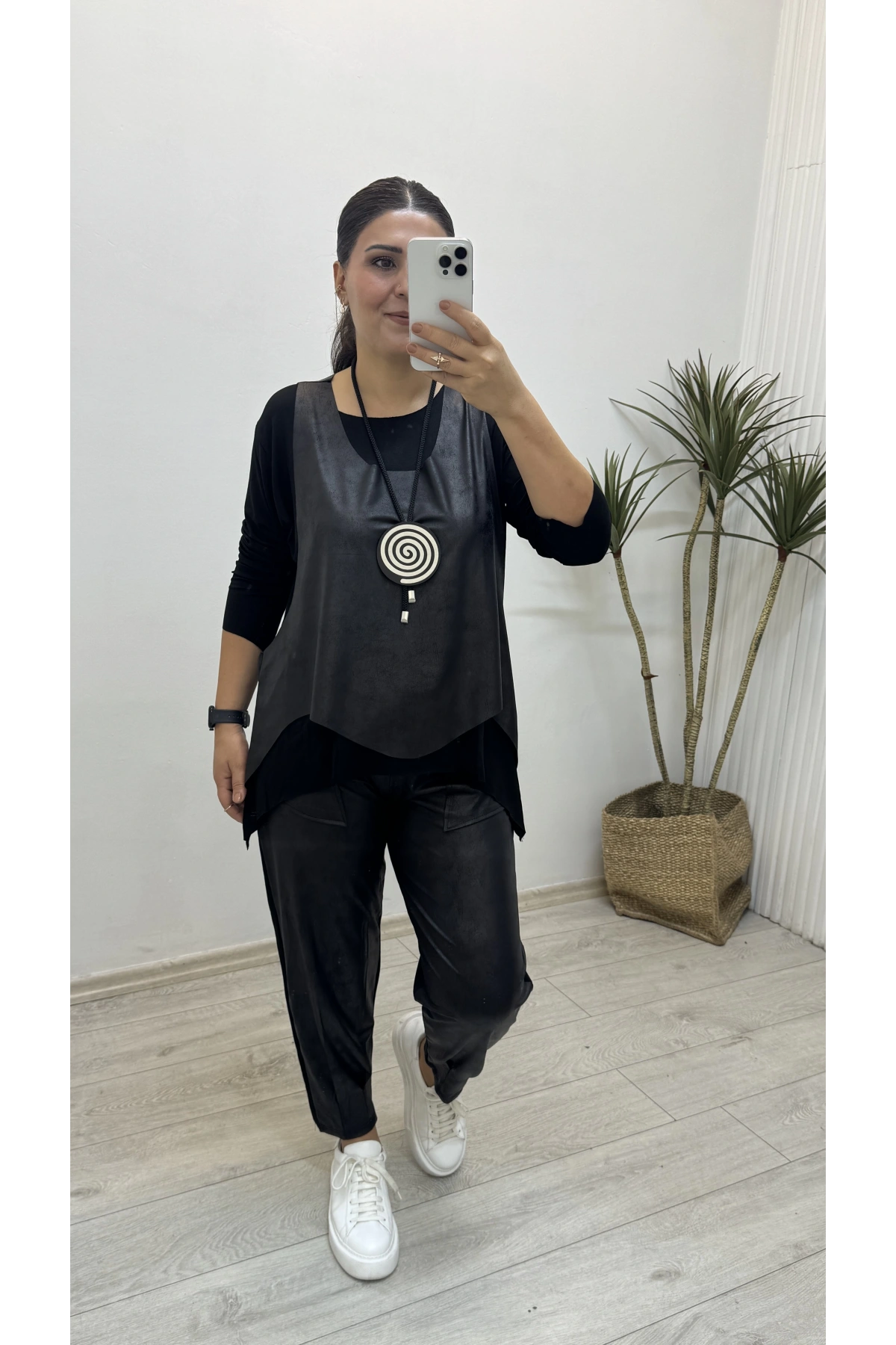 Deri Detaylı Kolye Aksesuarlı Takım