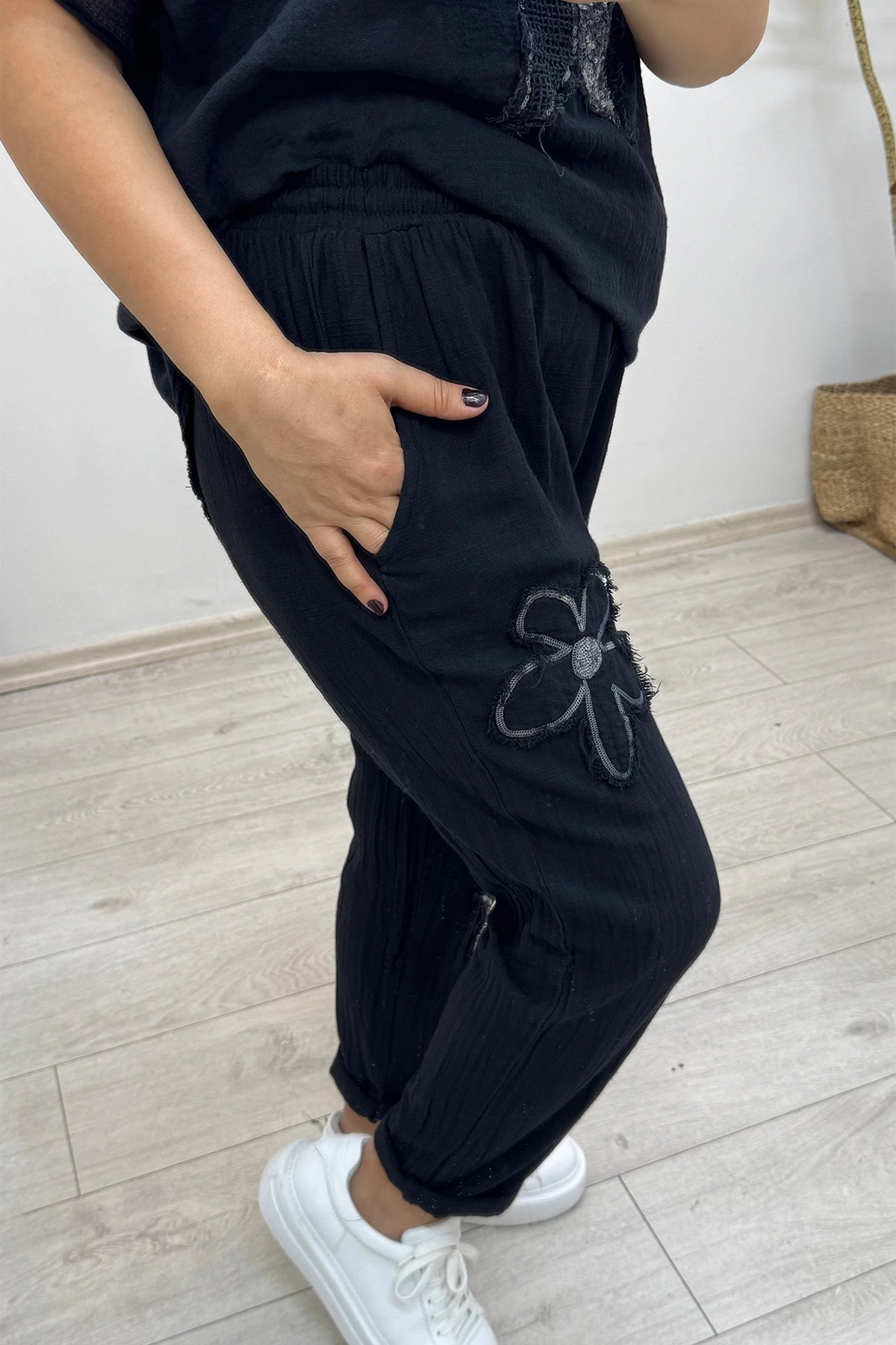 File Detaylı Siyah Keten Takım