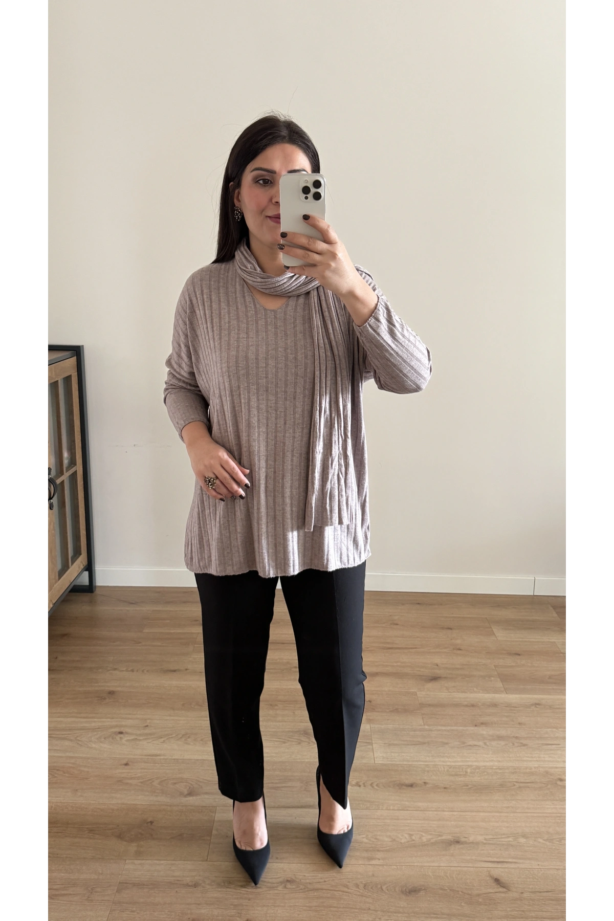 Fularlı Krem Rengi İkili İthal Bluz