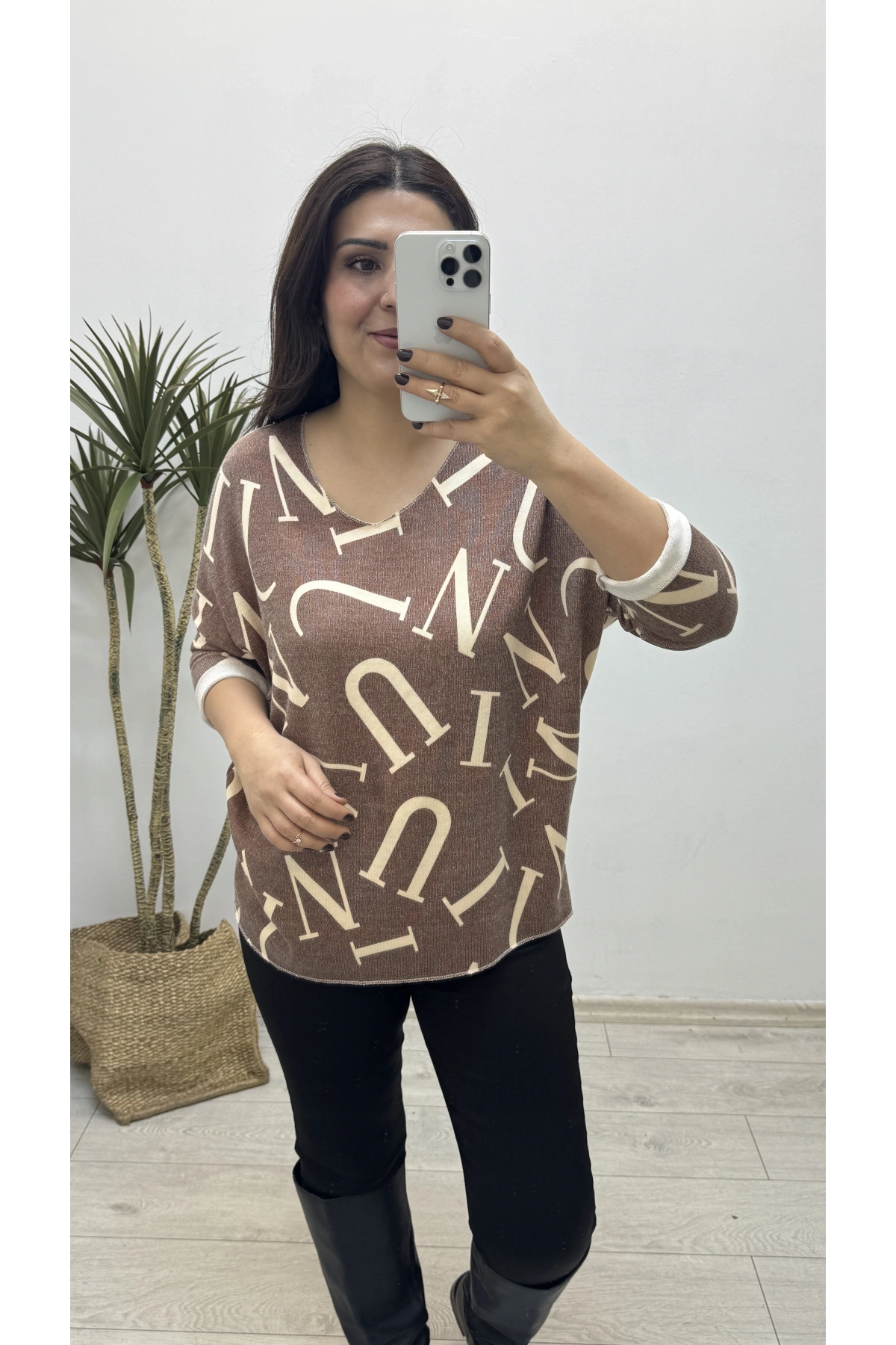 Harf Desenli İthal Kahve Bluz