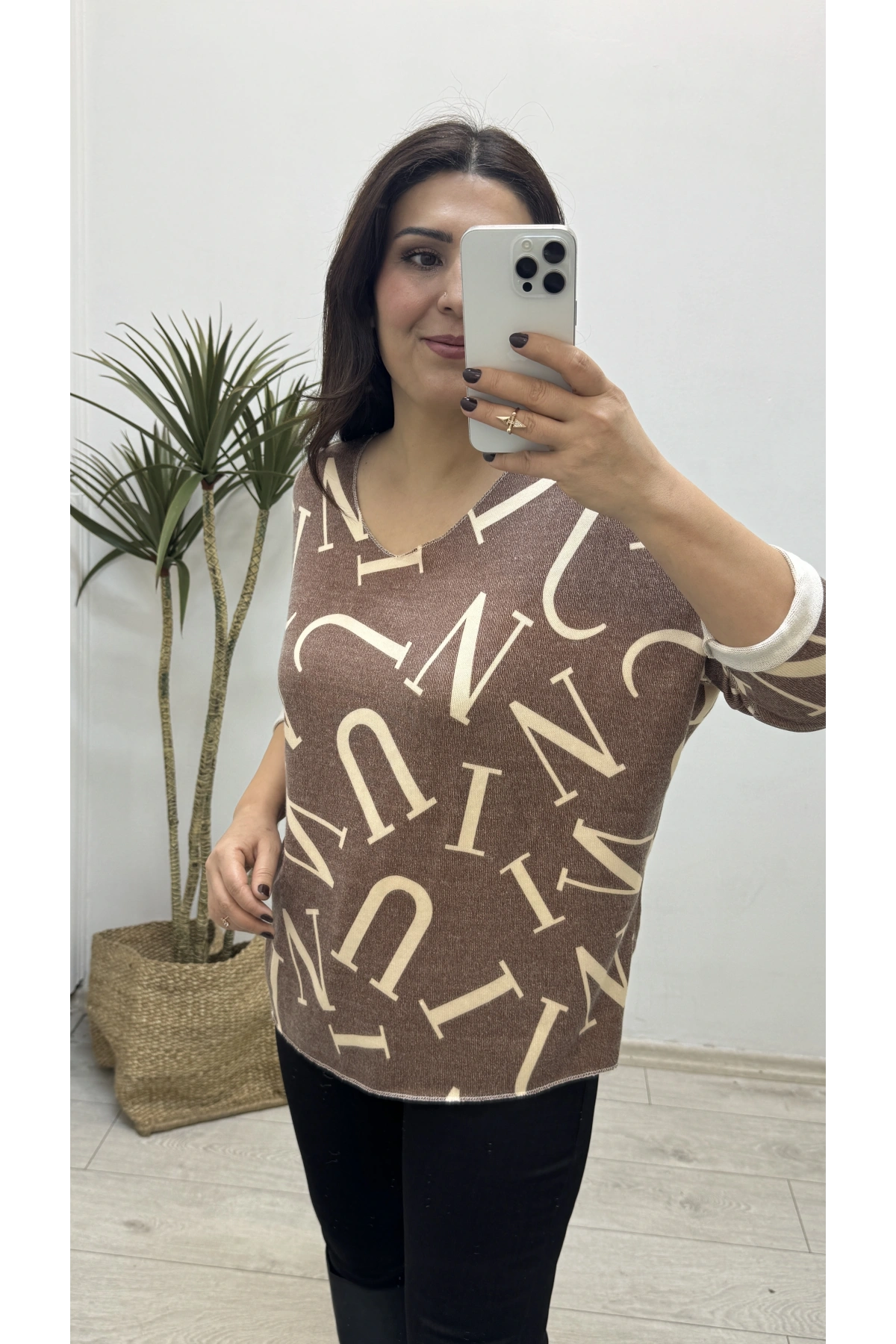 Harf Desenli İthal Kahve Bluz