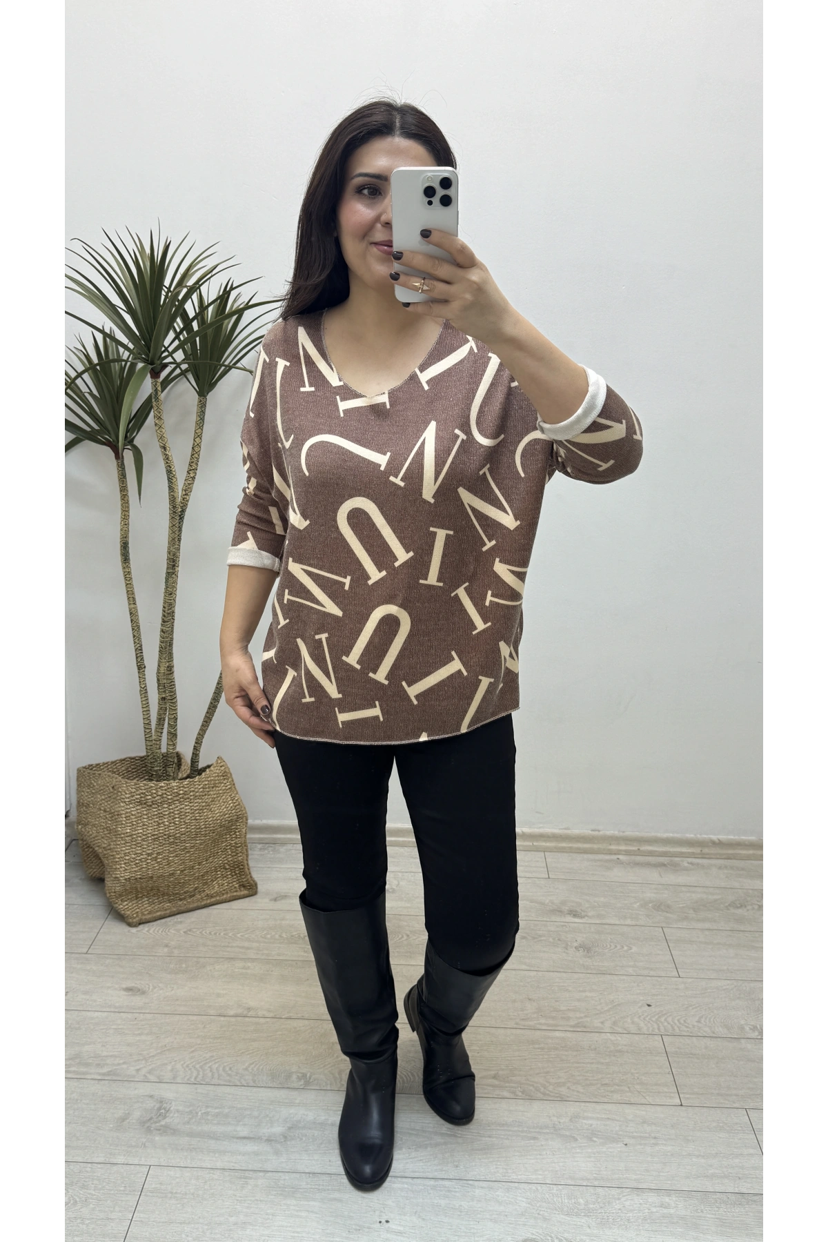 Harf Desenli İthal Kahve Bluz