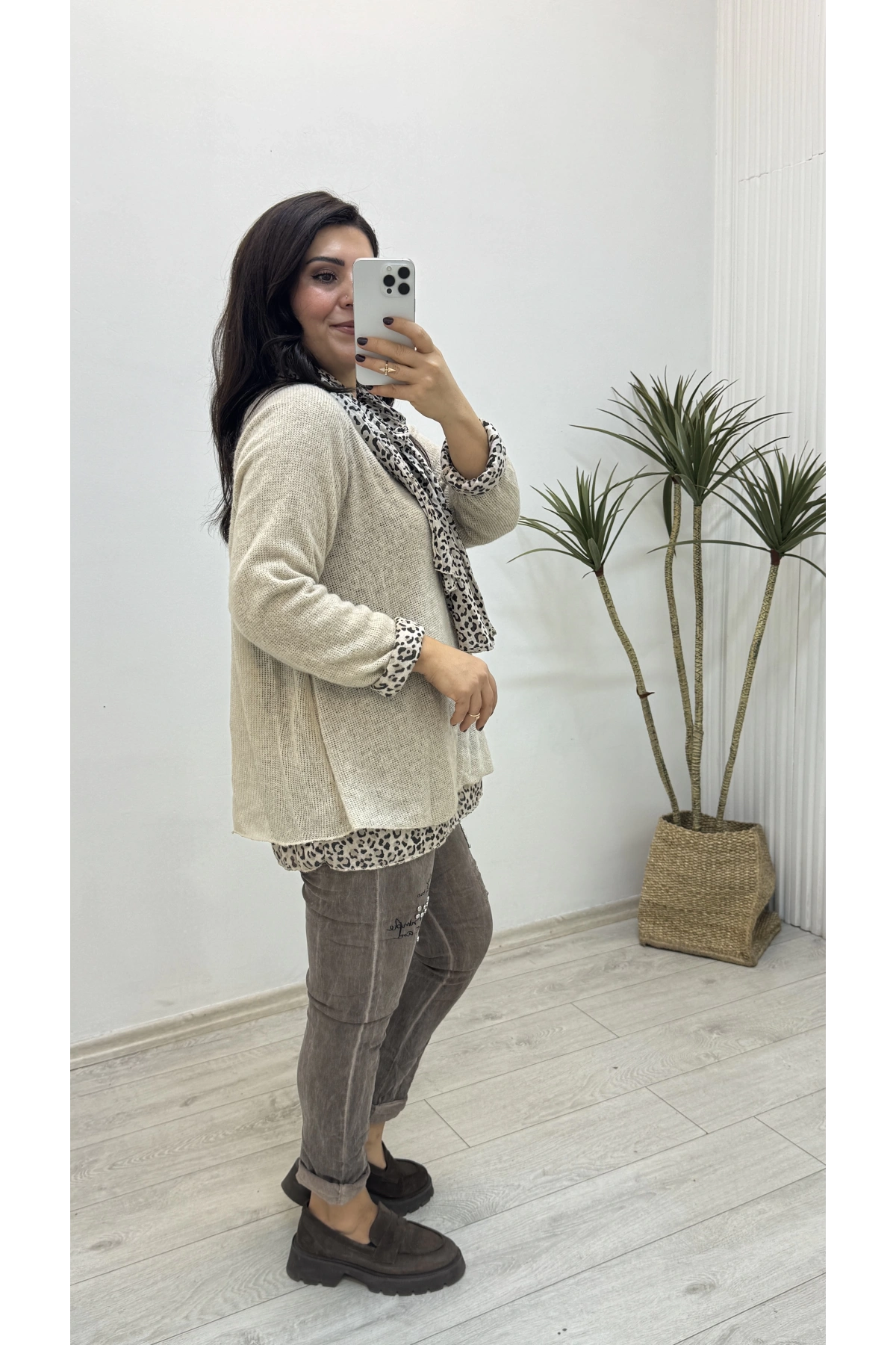 İthal Fularlı Krem Rengi İkili Bluz