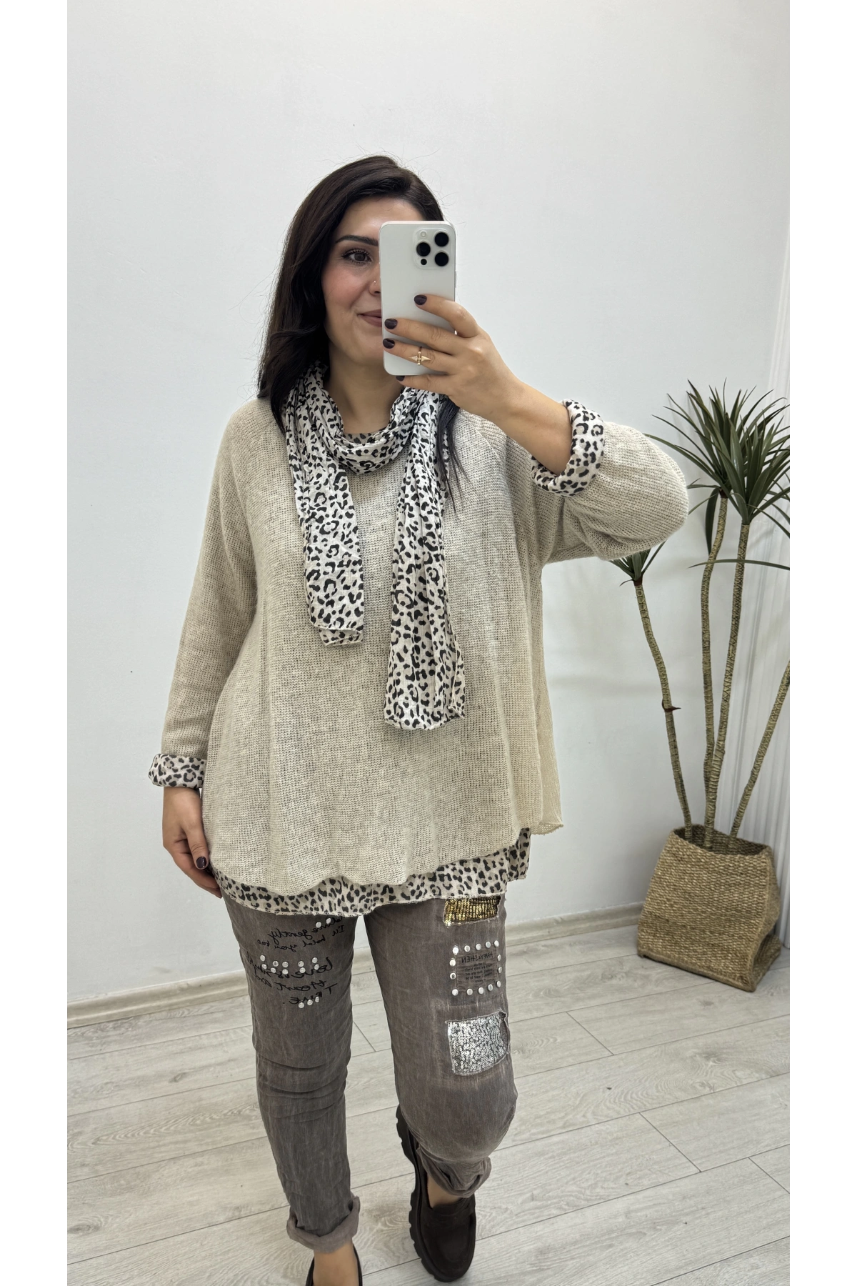 İthal Fularlı Krem Rengi İkili Bluz