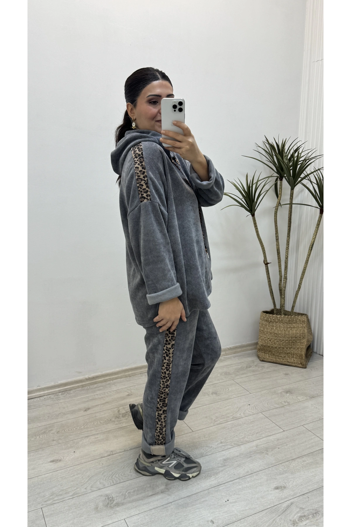 İthal Kapüşonlu Gri Kadife Takım