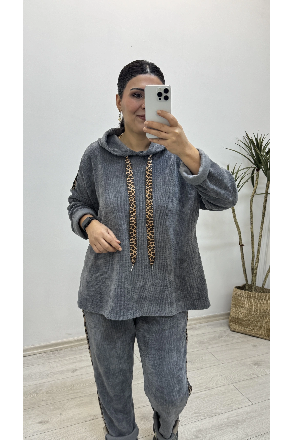 İthal Kapüşonlu Gri Kadife Takım