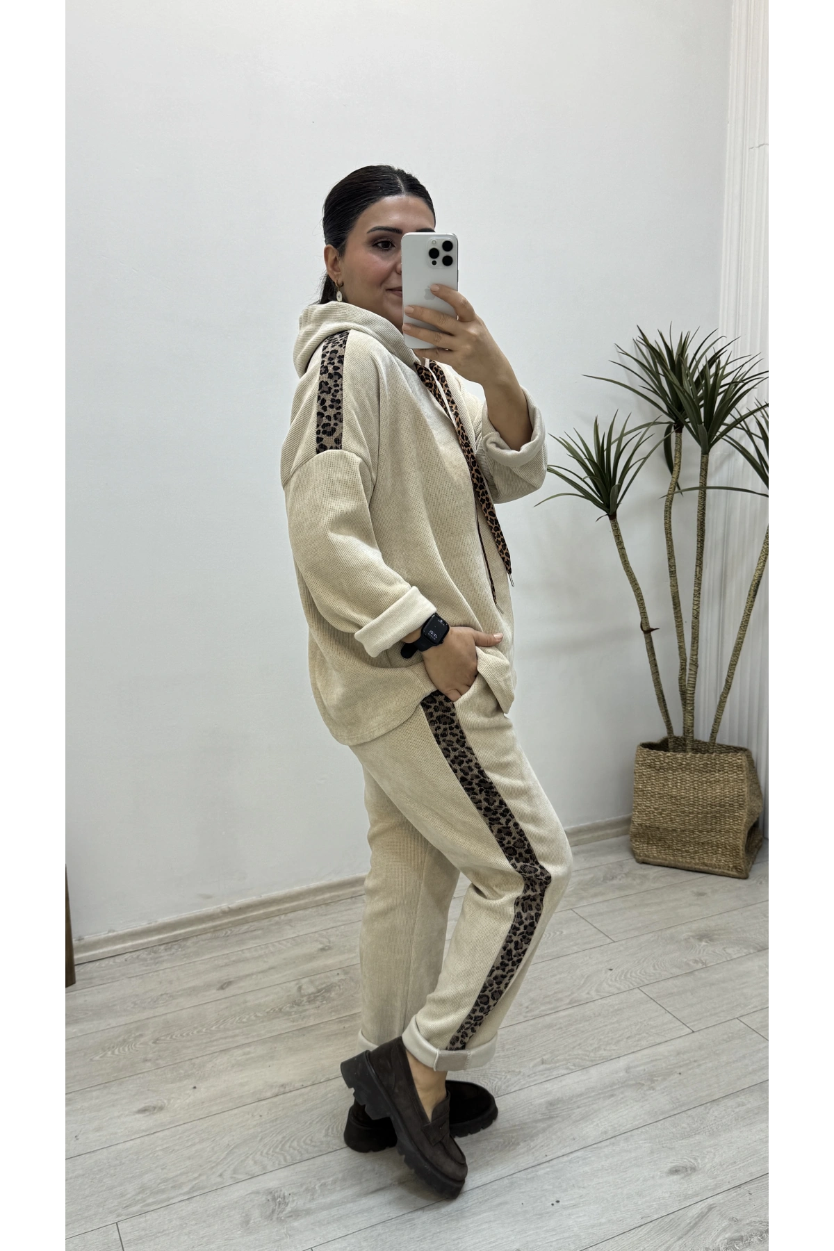 İthal Kapüşonlu Kremrengi Kadife Takım